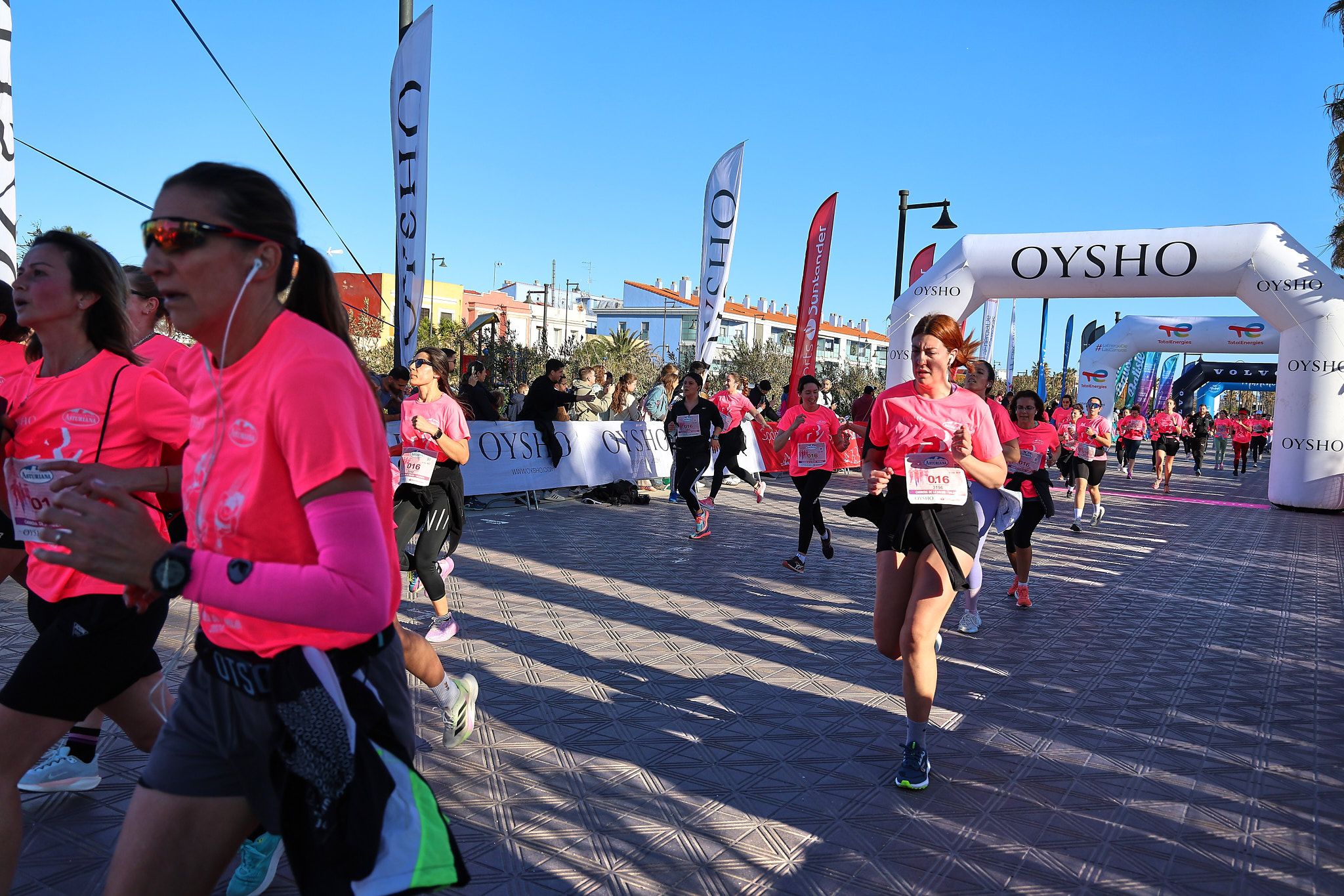 Las mejores fotos de la Carrera de la Mujer Central Lechera Asturiana de Valencia 2025. 756