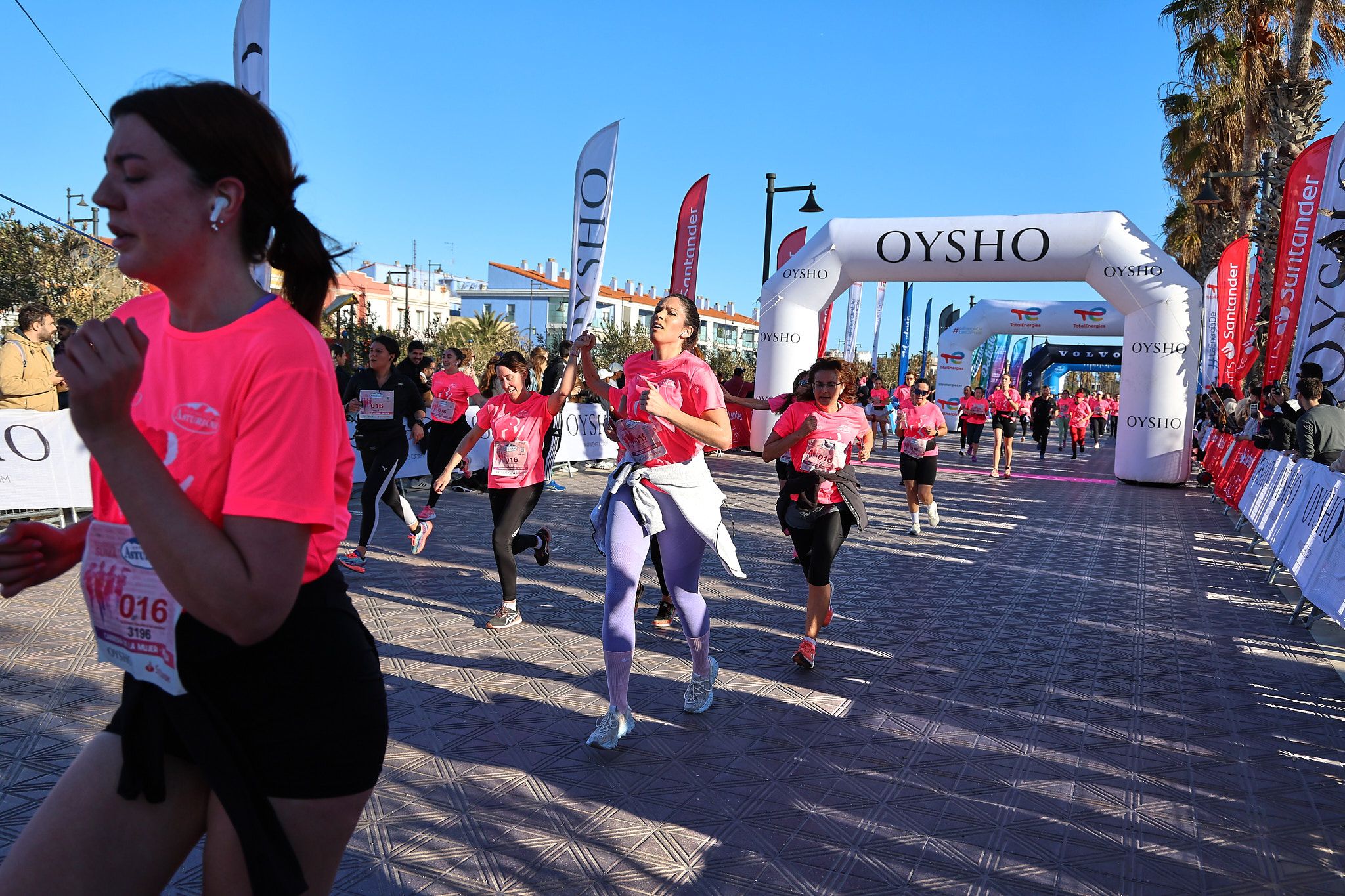Las mejores fotos de la Carrera de la Mujer Central Lechera Asturiana de Valencia 2025. 757