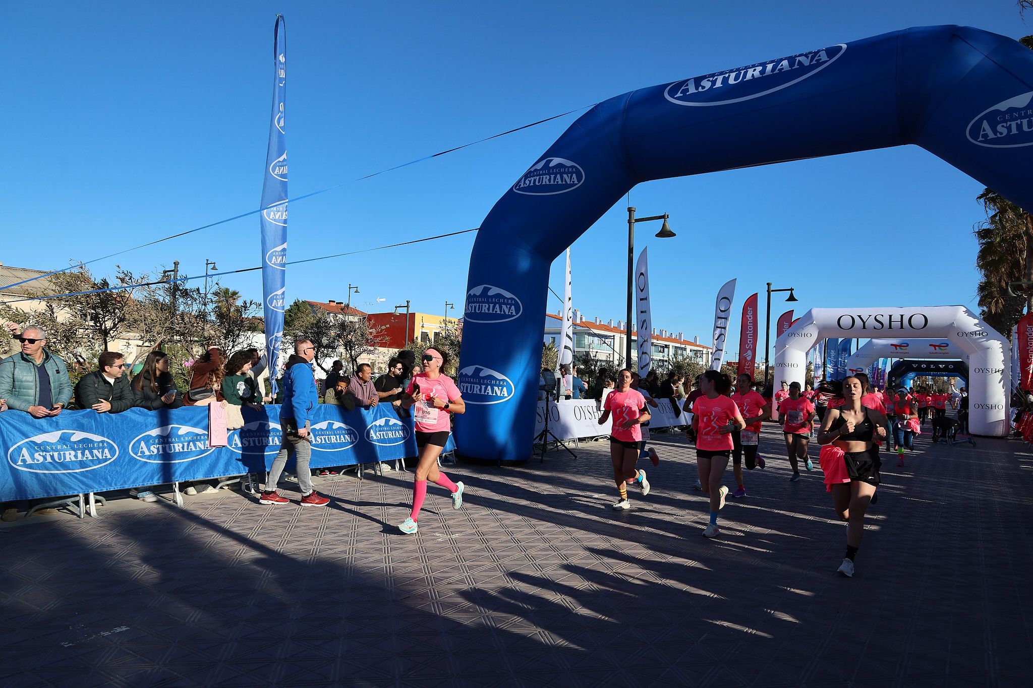 Las mejores fotos de la Carrera de la Mujer Central Lechera Asturiana de Valencia 2025. 513