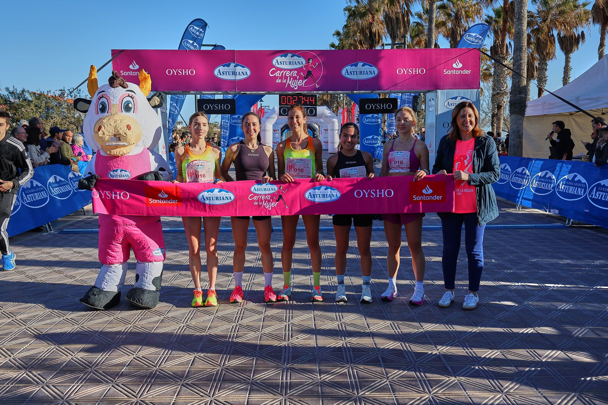 Las mejores fotos de la Carrera de la Mujer Central Lechera Asturiana de Valencia 2025. 278
