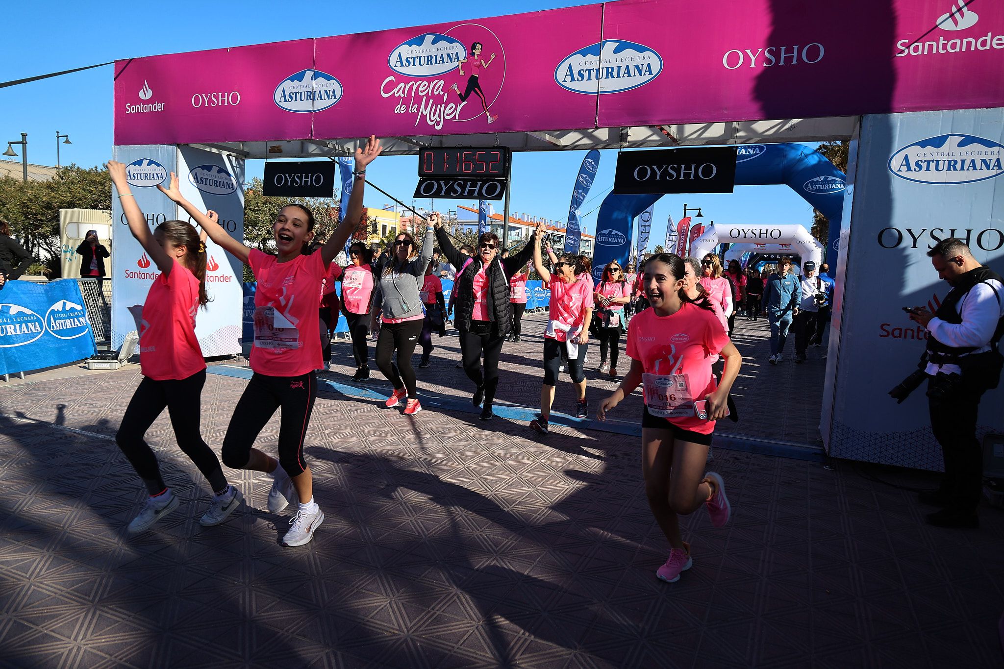 Las mejores fotos de la Carrera de la Mujer Central Lechera Asturiana de Valencia 2025. 1002