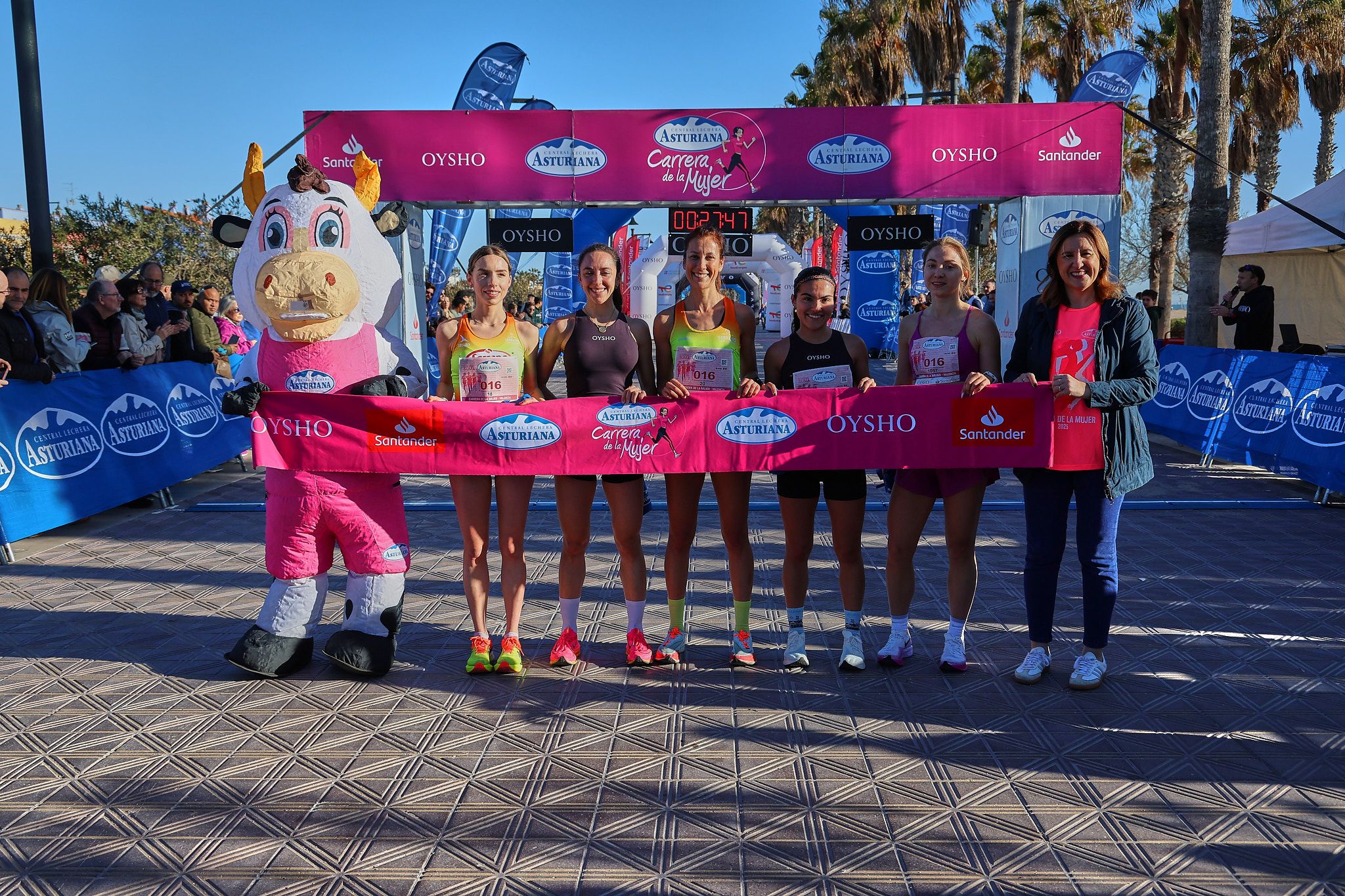 Las mejores fotos de la Carrera de la Mujer Central Lechera Asturiana de Valencia 2025. 281