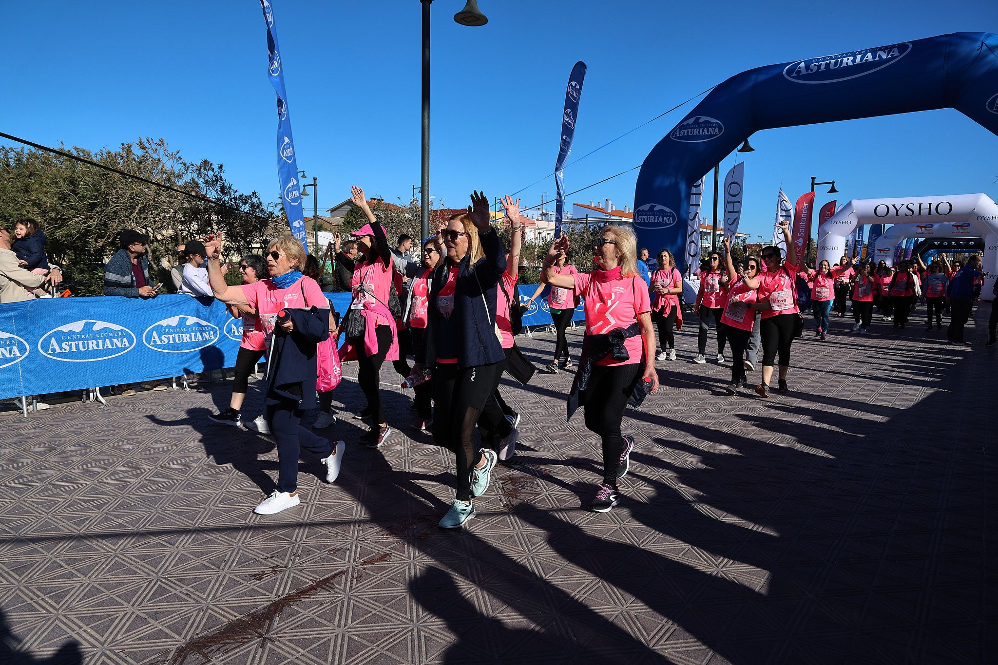 Las mejores fotos de la Carrera de la Mujer Central Lechera Asturiana de Valencia 2025. 1006