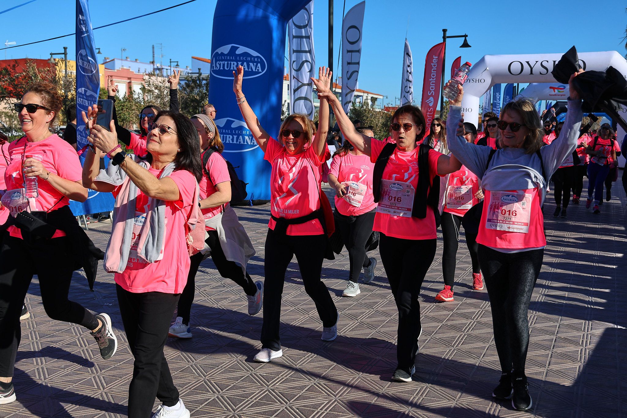 Las mejores fotos de la Carrera de la Mujer Central Lechera Asturiana de Valencia 2025. 1012