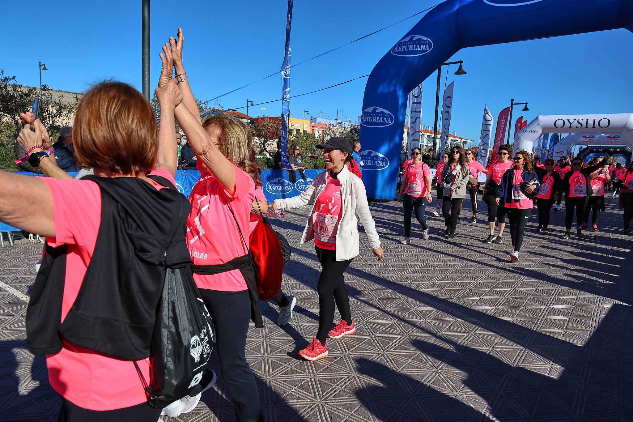 Las mejores fotos de la Carrera de la Mujer Central Lechera Asturiana de Valencia 2025. 1014