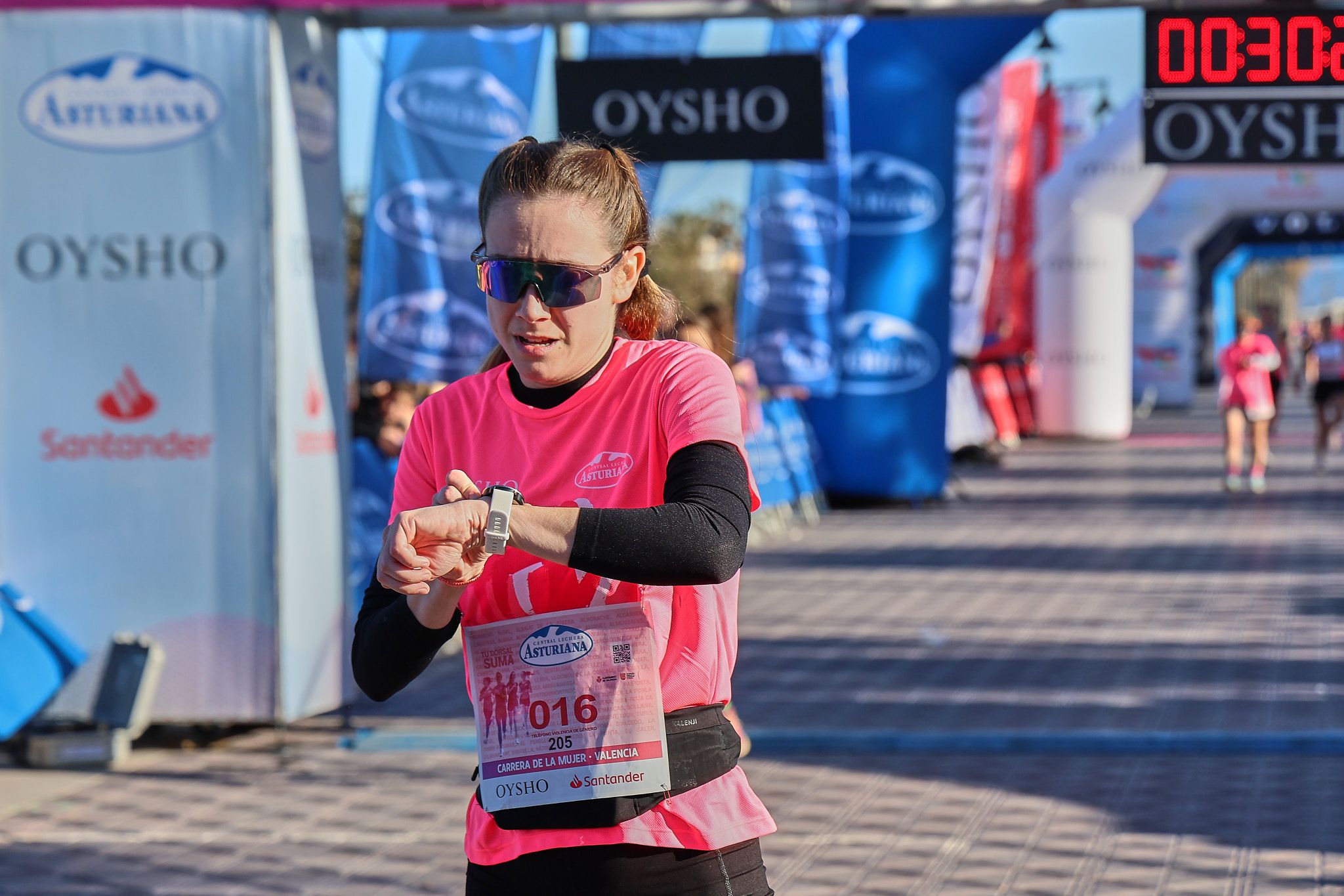 Las mejores fotos de la Carrera de la Mujer Central Lechera Asturiana de Valencia 2025. 302