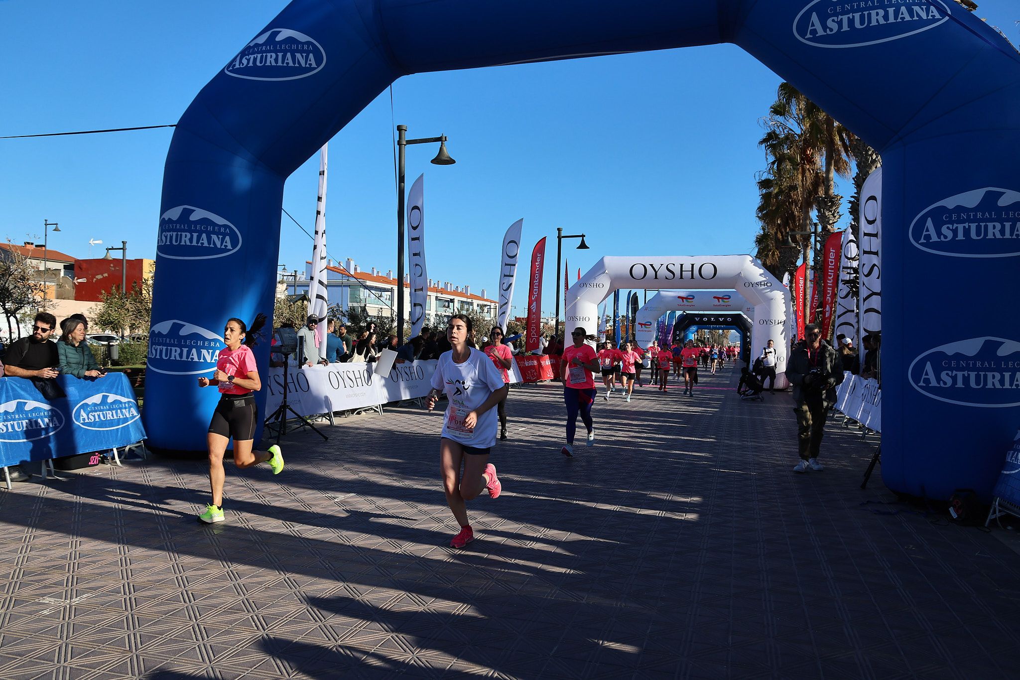 Las mejores fotos de la Carrera de la Mujer Central Lechera Asturiana de Valencia 2025. 531