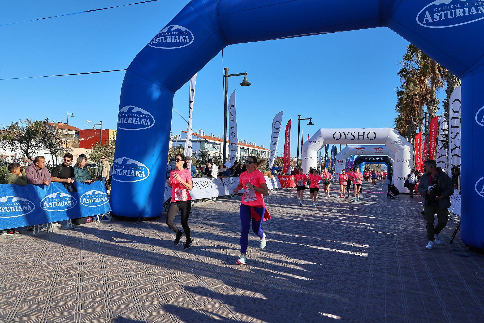 Las mejores fotos de la Carrera de la Mujer Central Lechera Asturiana de Valencia 2025. 532