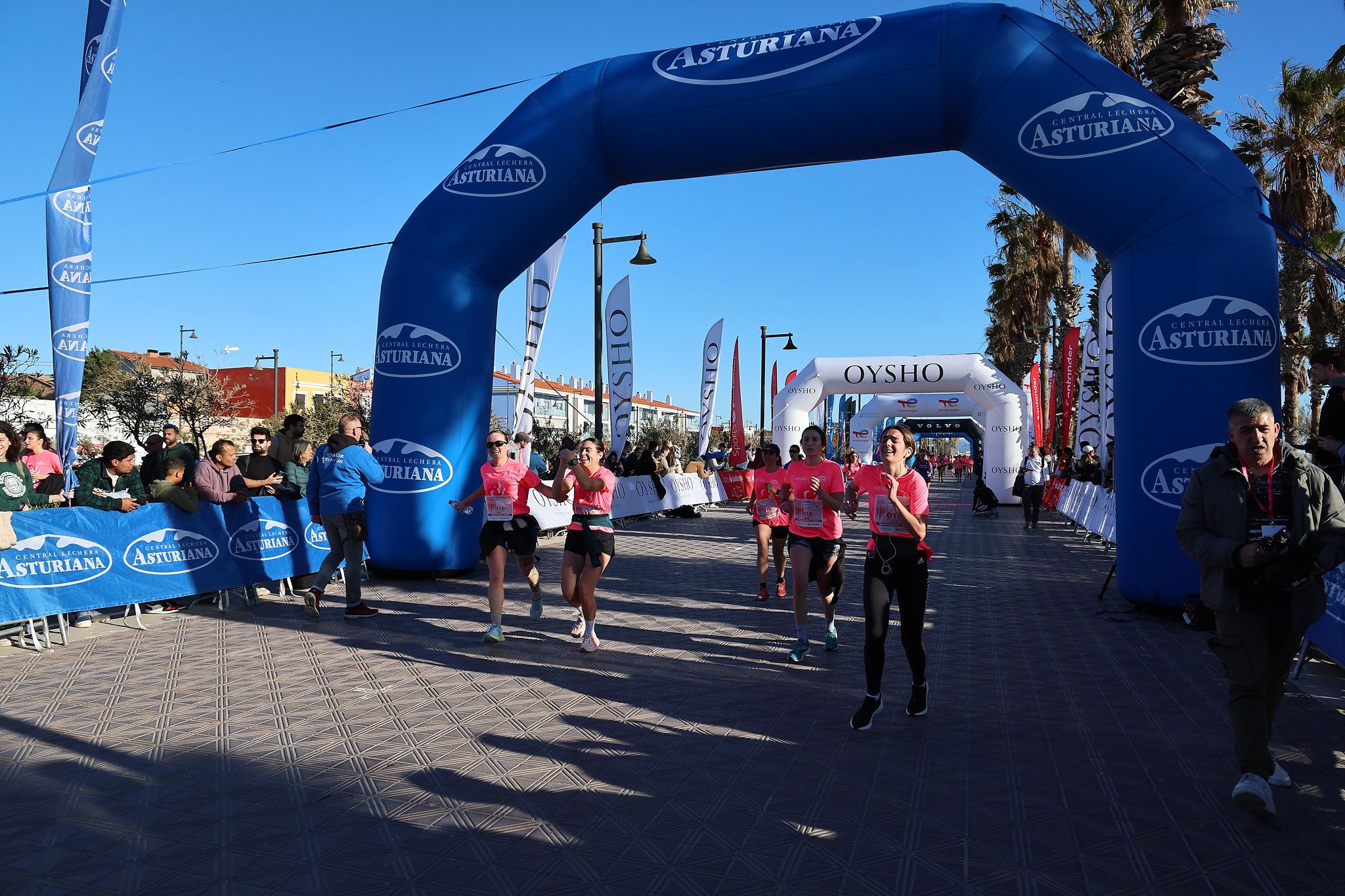 Las mejores fotos de la Carrera de la Mujer Central Lechera Asturiana de Valencia 2025. 534
