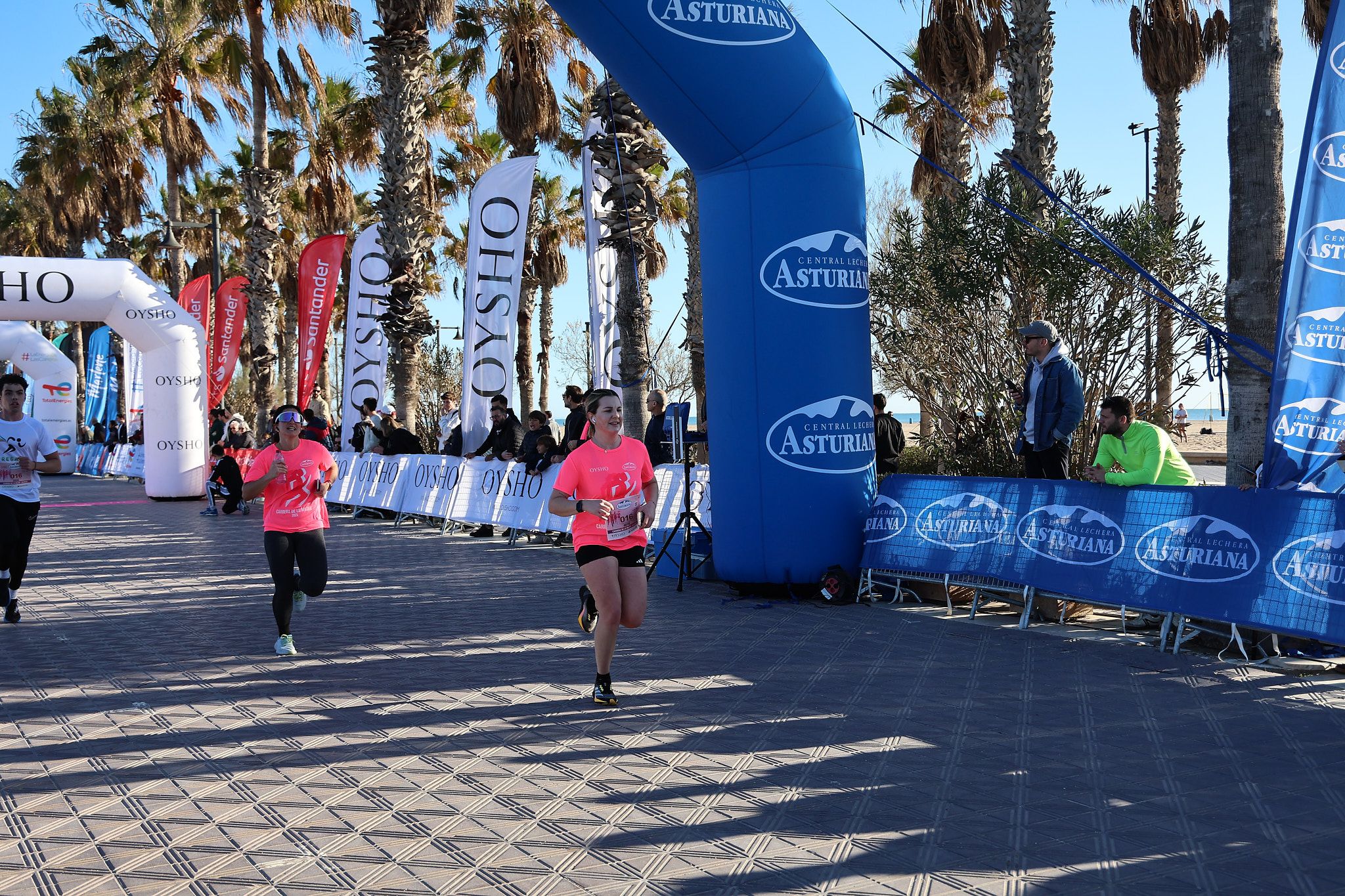 Las mejores fotos de la Carrera de la Mujer Central Lechera Asturiana de Valencia 2025. 309