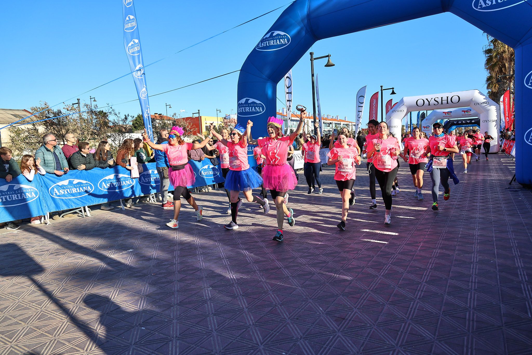 Las mejores fotos de la Carrera de la Mujer Central Lechera Asturiana de Valencia 2025. 783