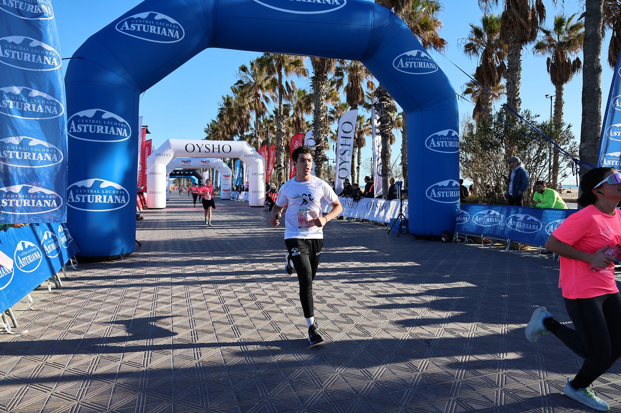 Las mejores fotos de la Carrera de la Mujer Central Lechera Asturiana de Valencia 2025. 311