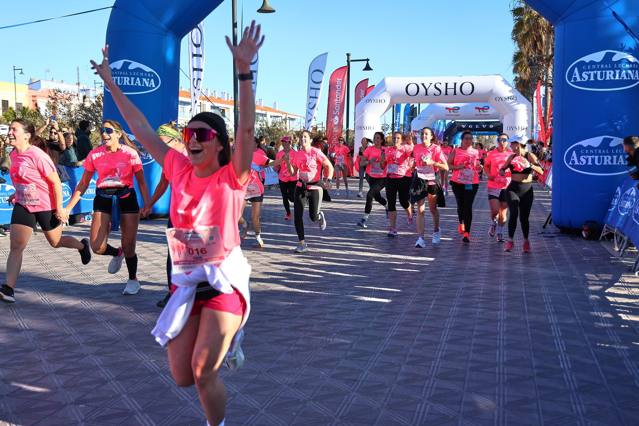 Las mejores fotos de la Carrera de la Mujer Central Lechera Asturiana de Valencia 2025. 789
