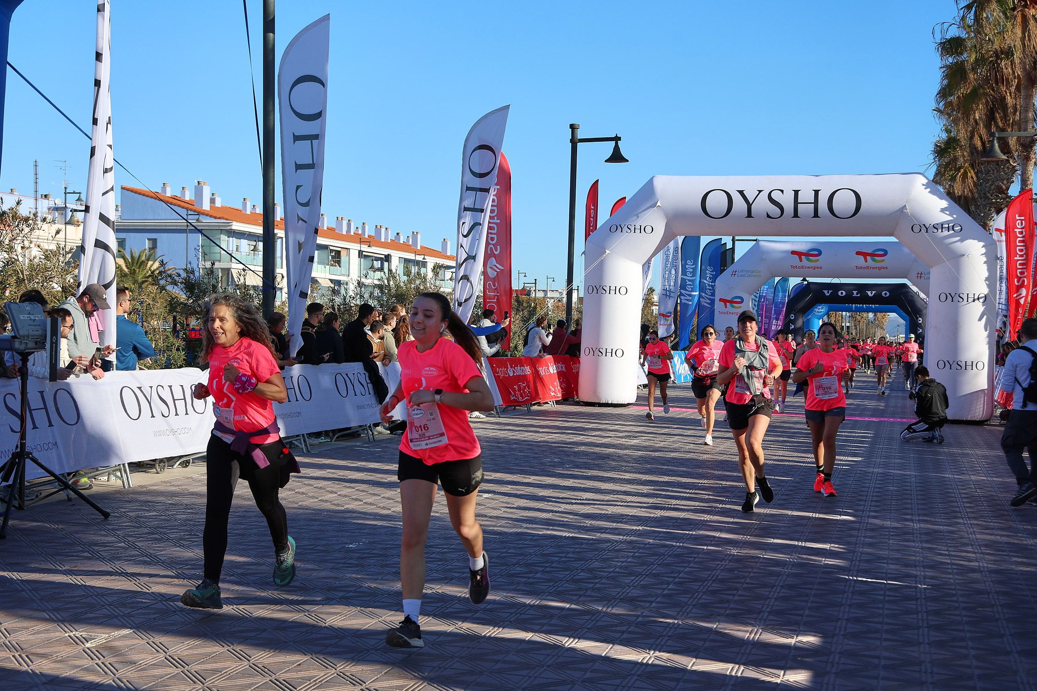 Las mejores fotos de la Carrera de la Mujer Central Lechera Asturiana de Valencia 2025. 544