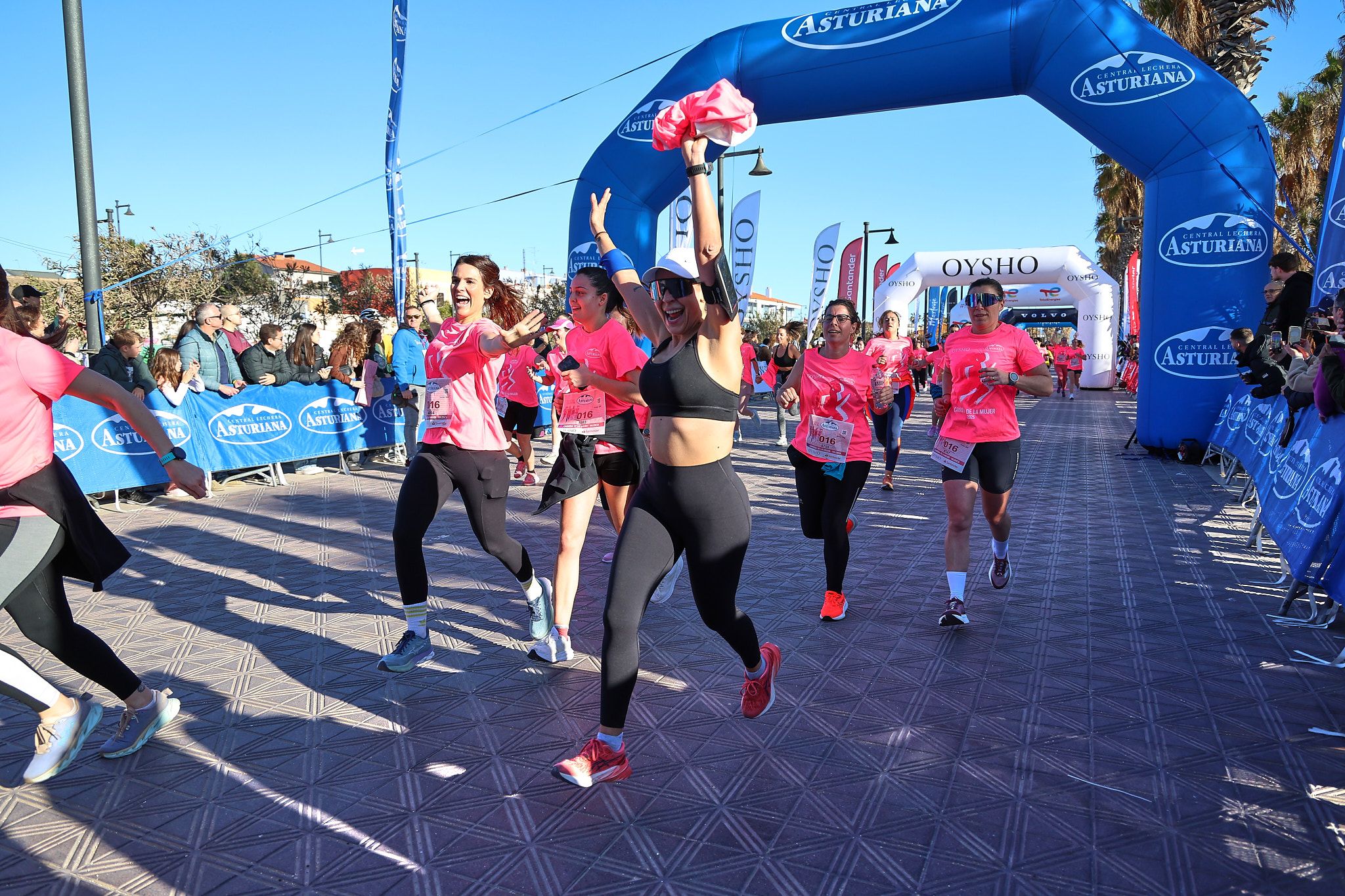 Las mejores fotos de la Carrera de la Mujer Central Lechera Asturiana de Valencia 2025. 793