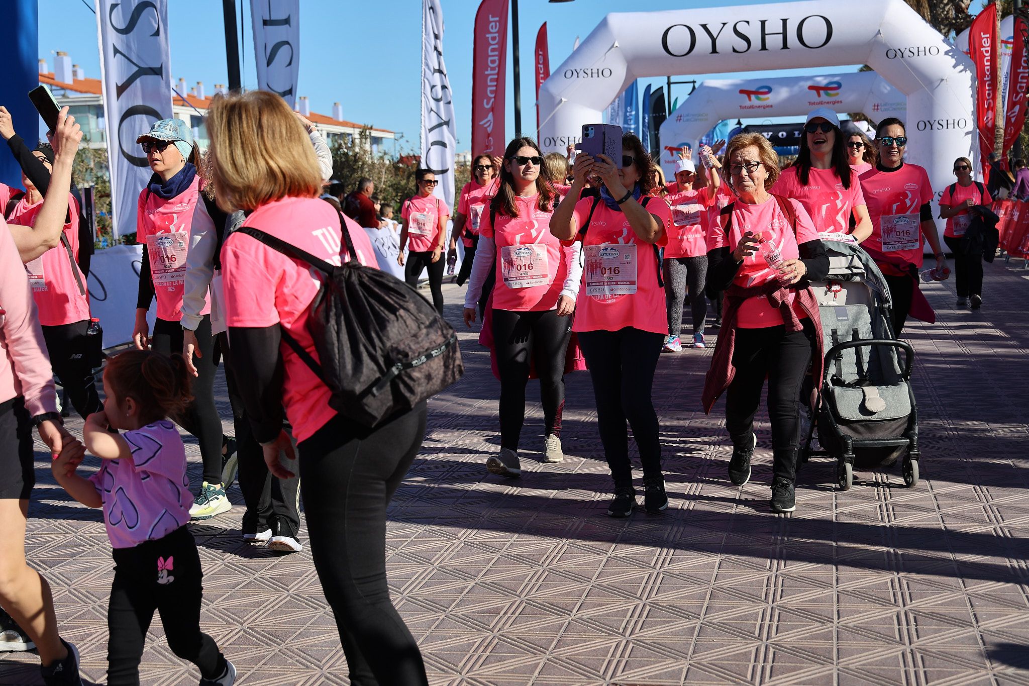 Las mejores fotos de la Carrera de la Mujer Central Lechera Asturiana de Valencia 2025. 1276