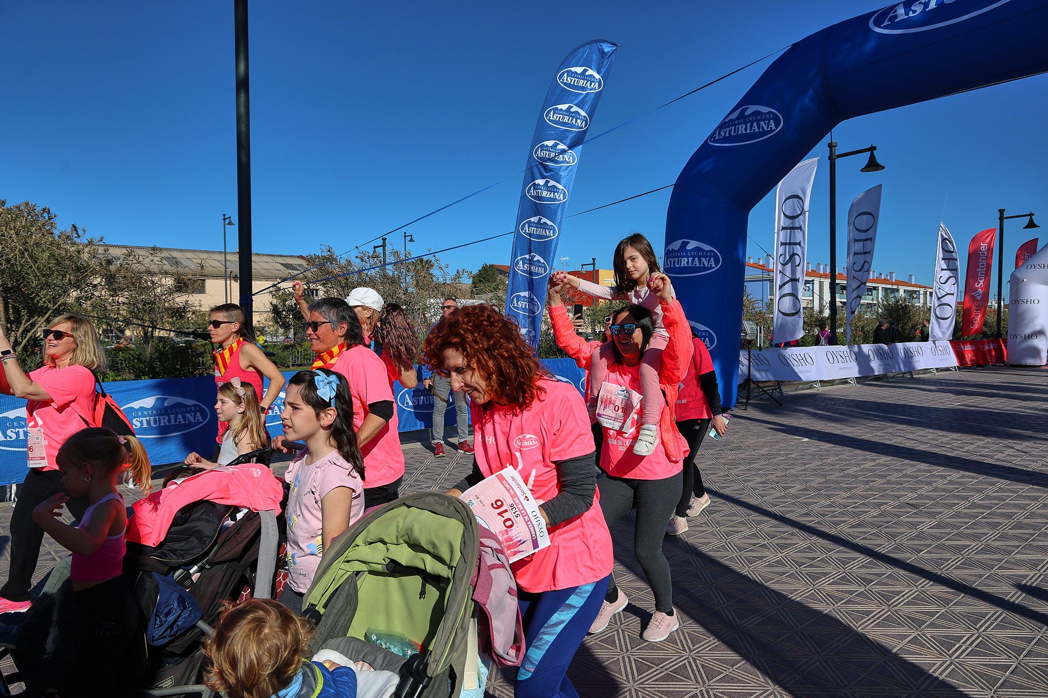 Las mejores fotos de la Carrera de la Mujer Central Lechera Asturiana de Valencia 2025. 1519