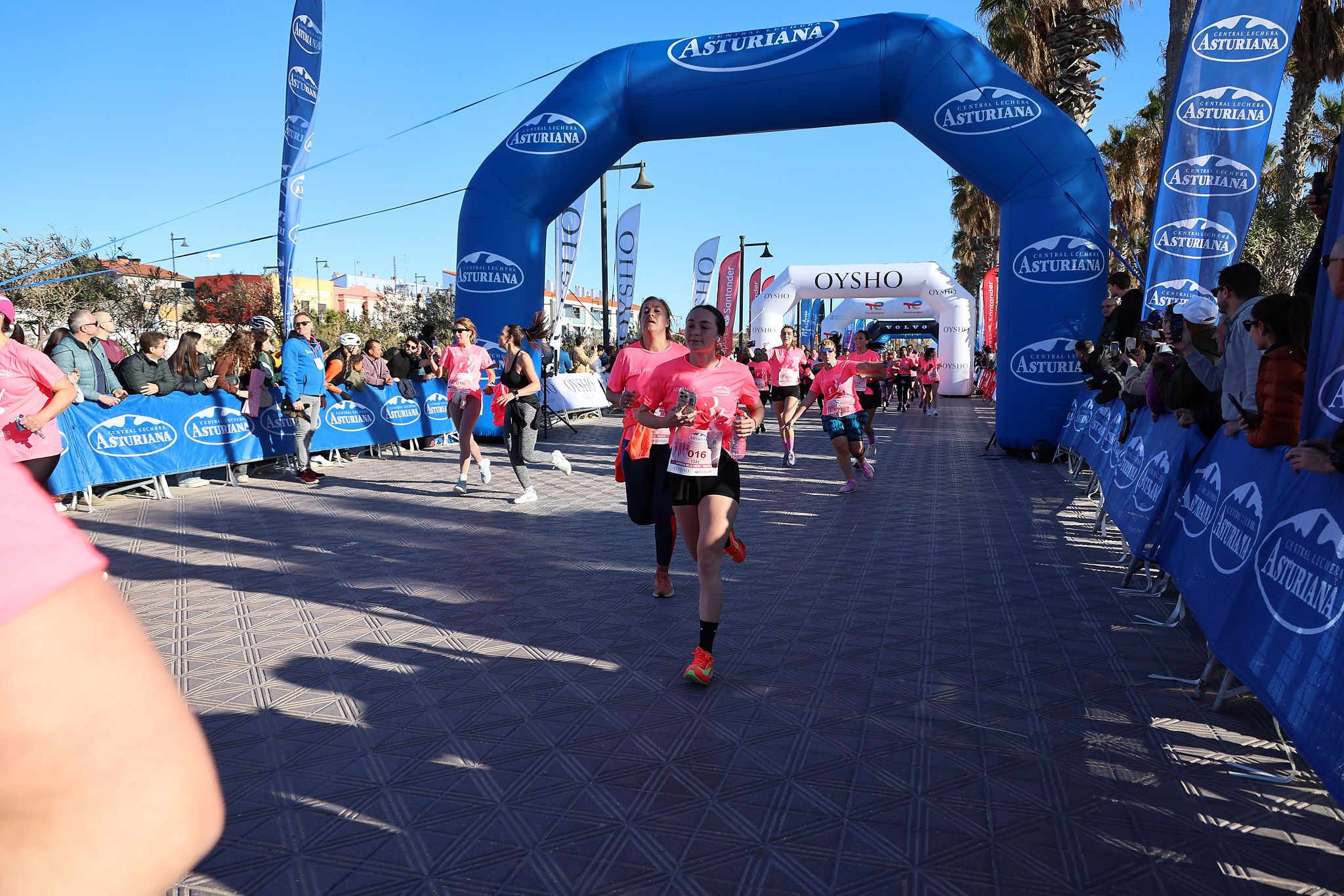 Las mejores fotos de la Carrera de la Mujer Central Lechera Asturiana de Valencia 2025. 796