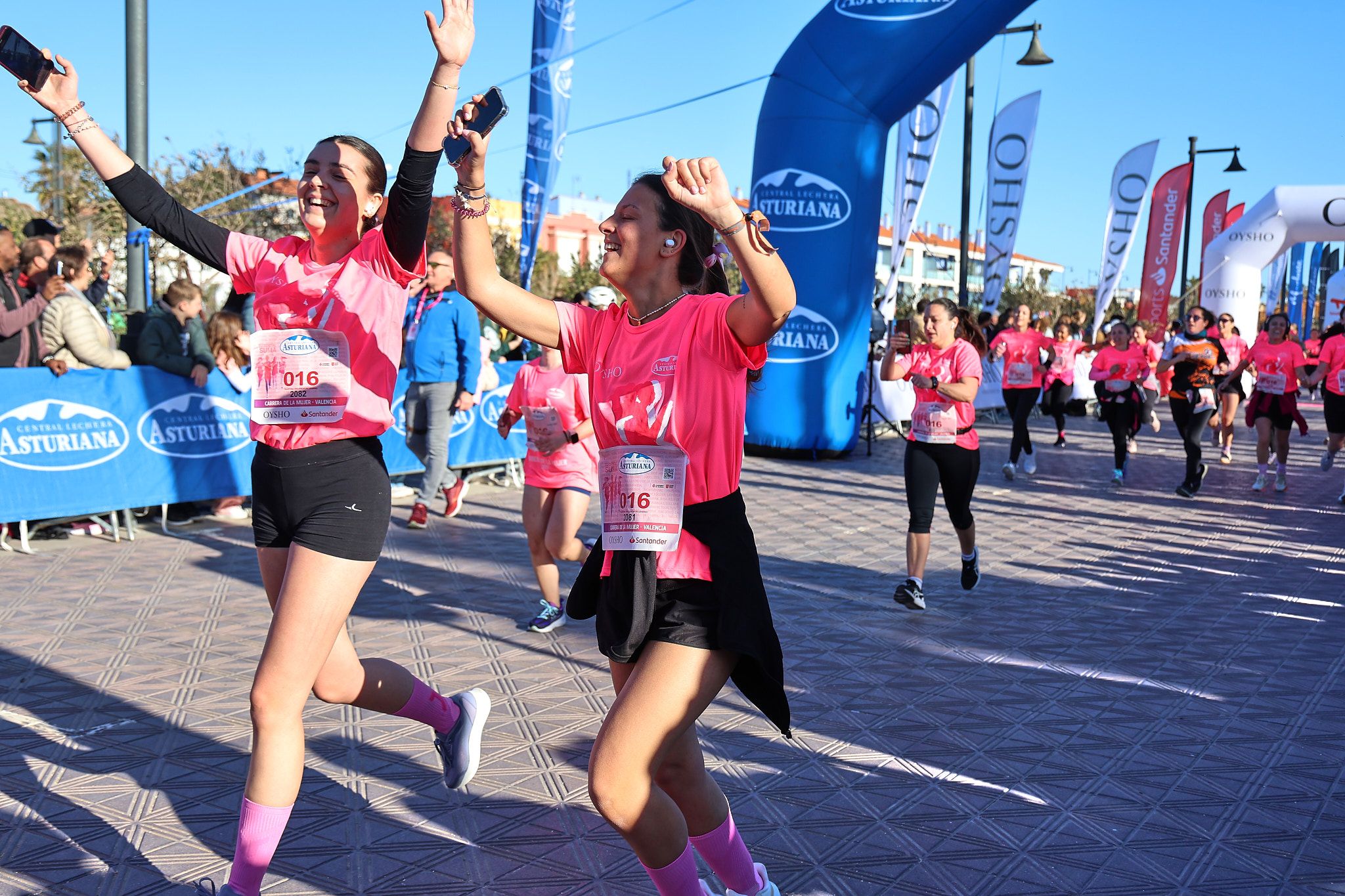 Las mejores fotos de la Carrera de la Mujer Central Lechera Asturiana de Valencia 2025. 800