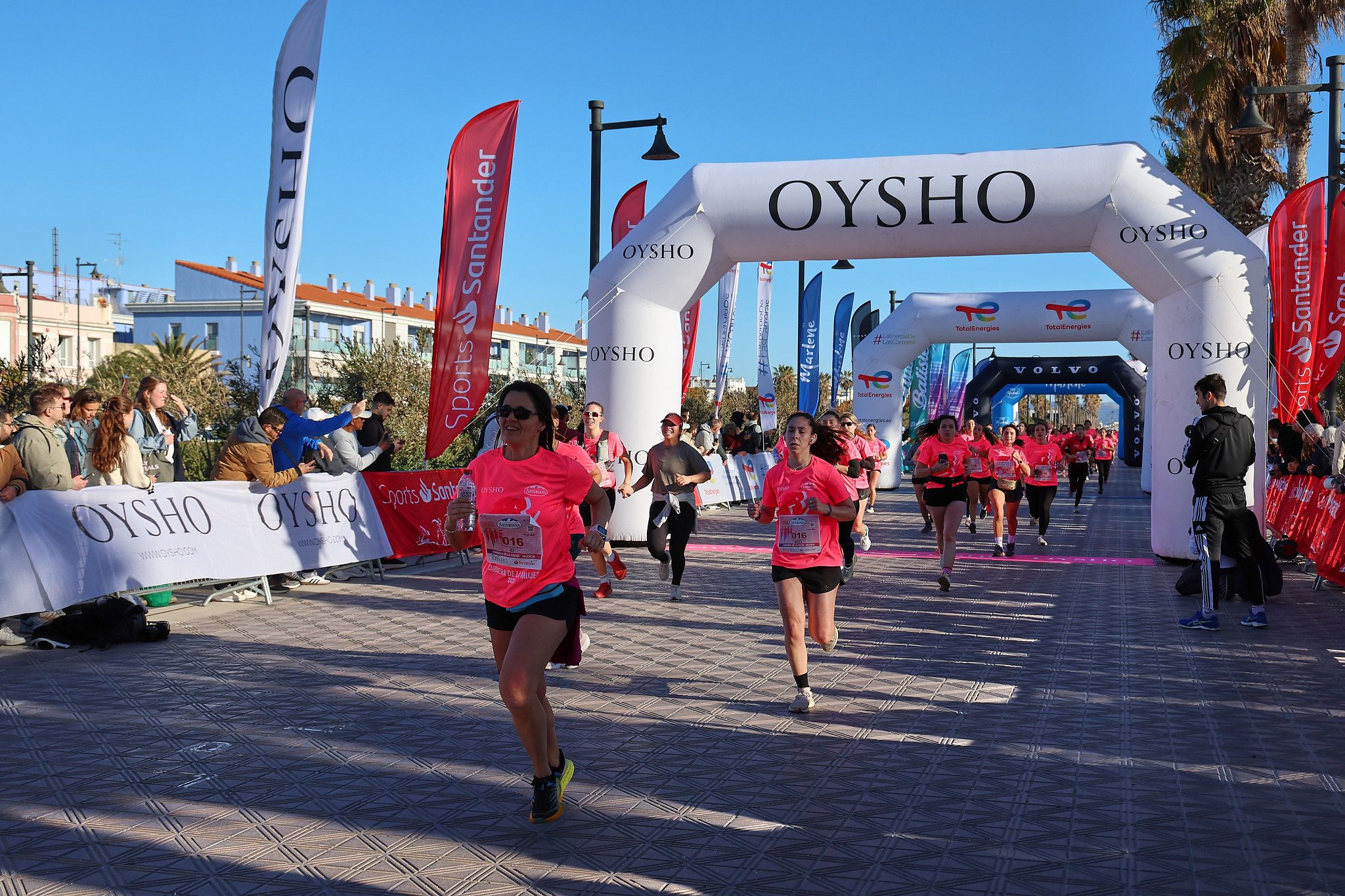 Las mejores fotos de la Carrera de la Mujer Central Lechera Asturiana de Valencia 2025. 554