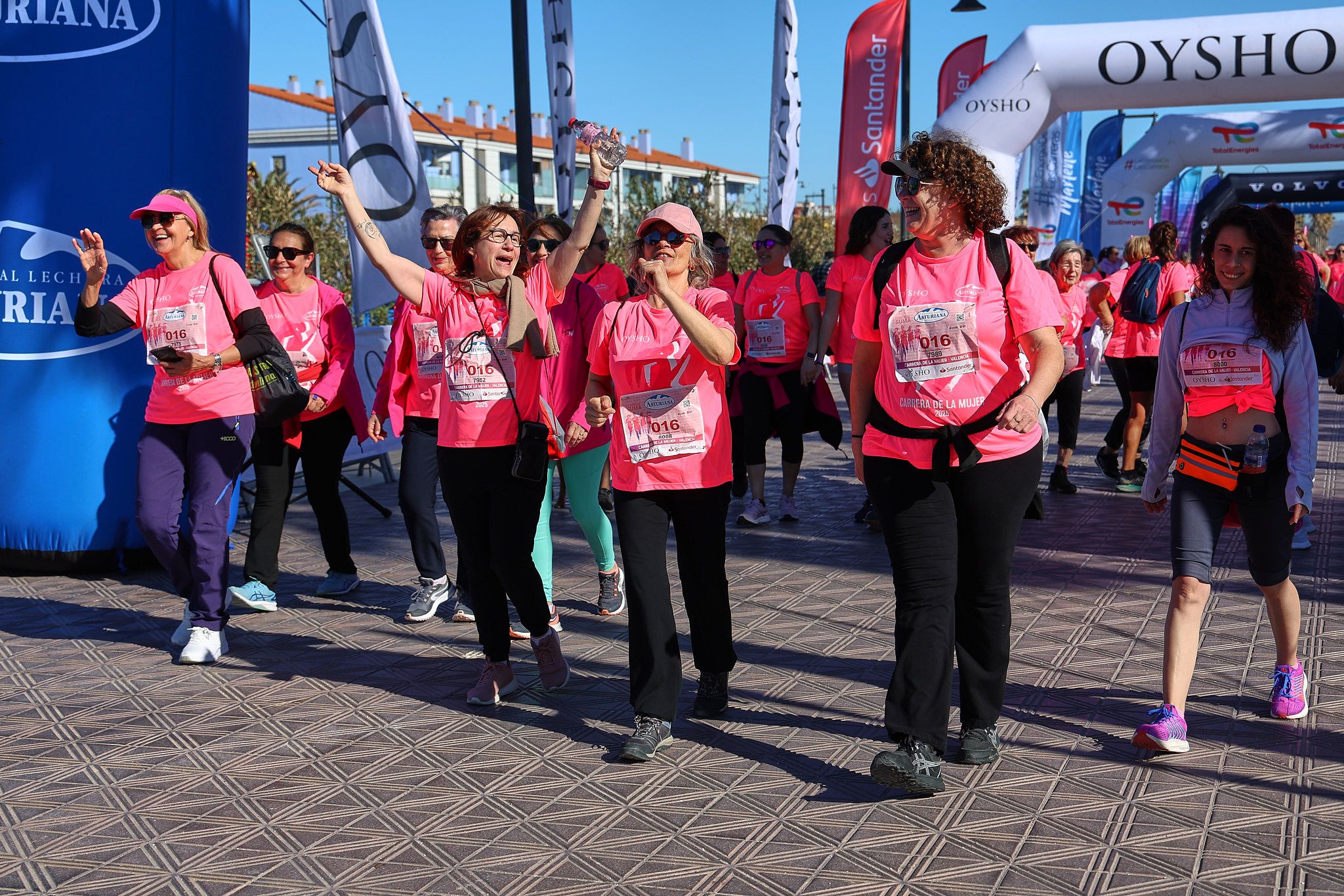 Las mejores fotos de la Carrera de la Mujer Central Lechera Asturiana de Valencia 2025. 1526
