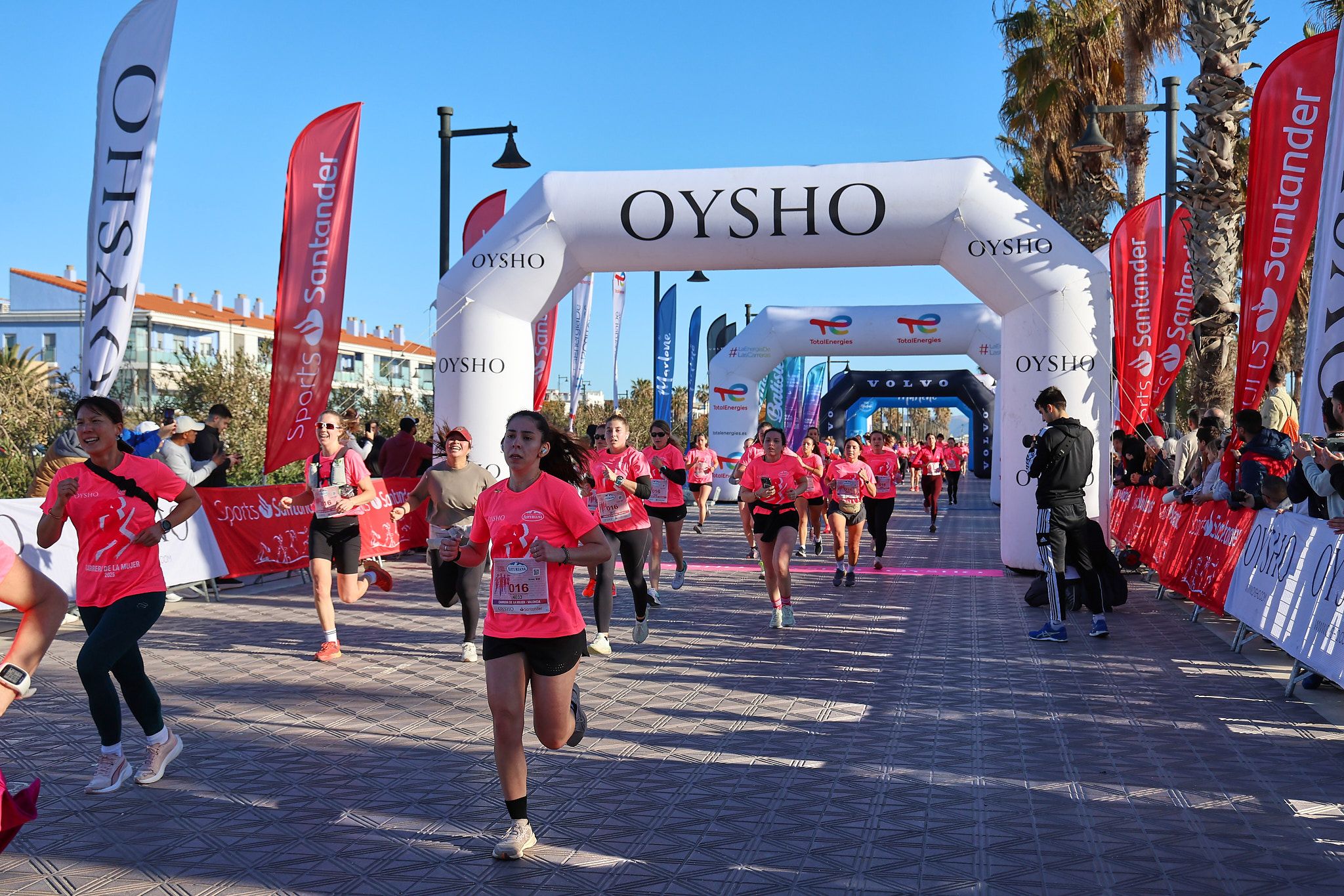 Las mejores fotos de la Carrera de la Mujer Central Lechera Asturiana de Valencia 2025. 555