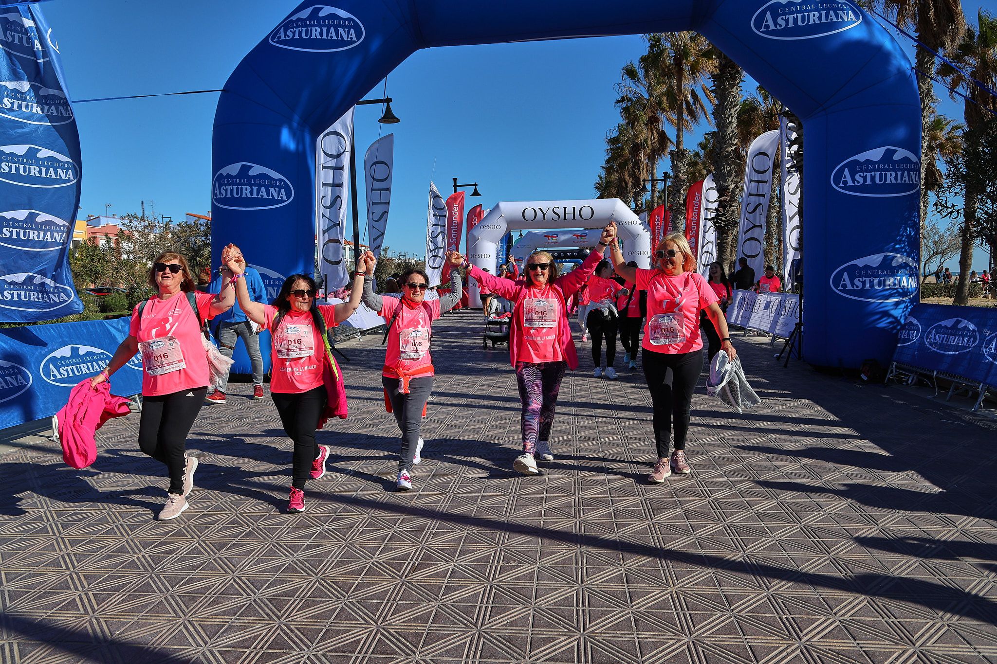 Las mejores fotos de la Carrera de la Mujer Central Lechera Asturiana de Valencia 2025. 1288