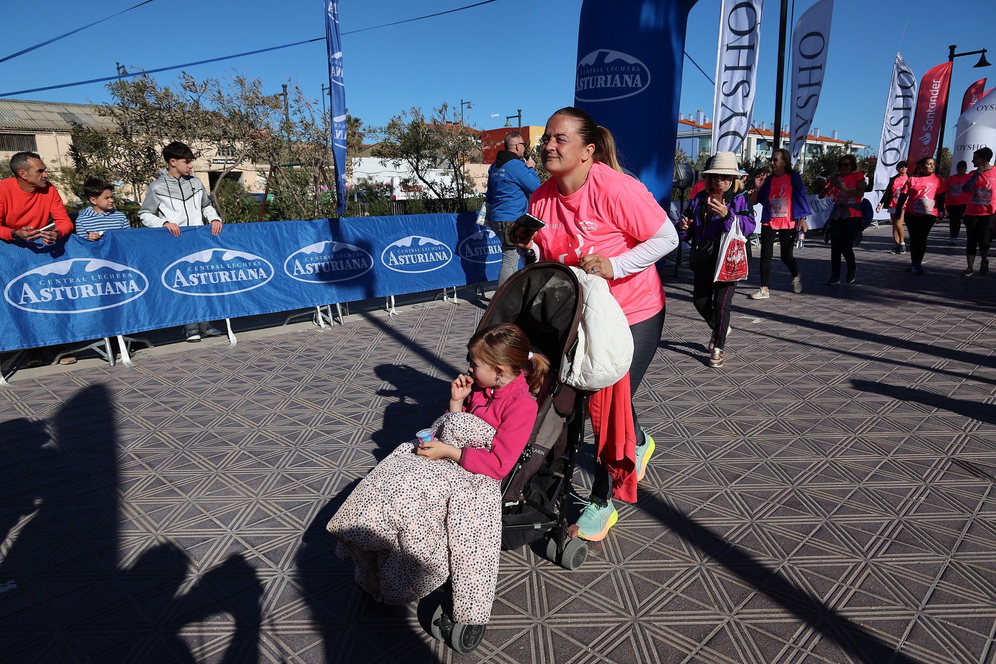Las mejores fotos de la Carrera de la Mujer Central Lechera Asturiana de Valencia 2025. 1294