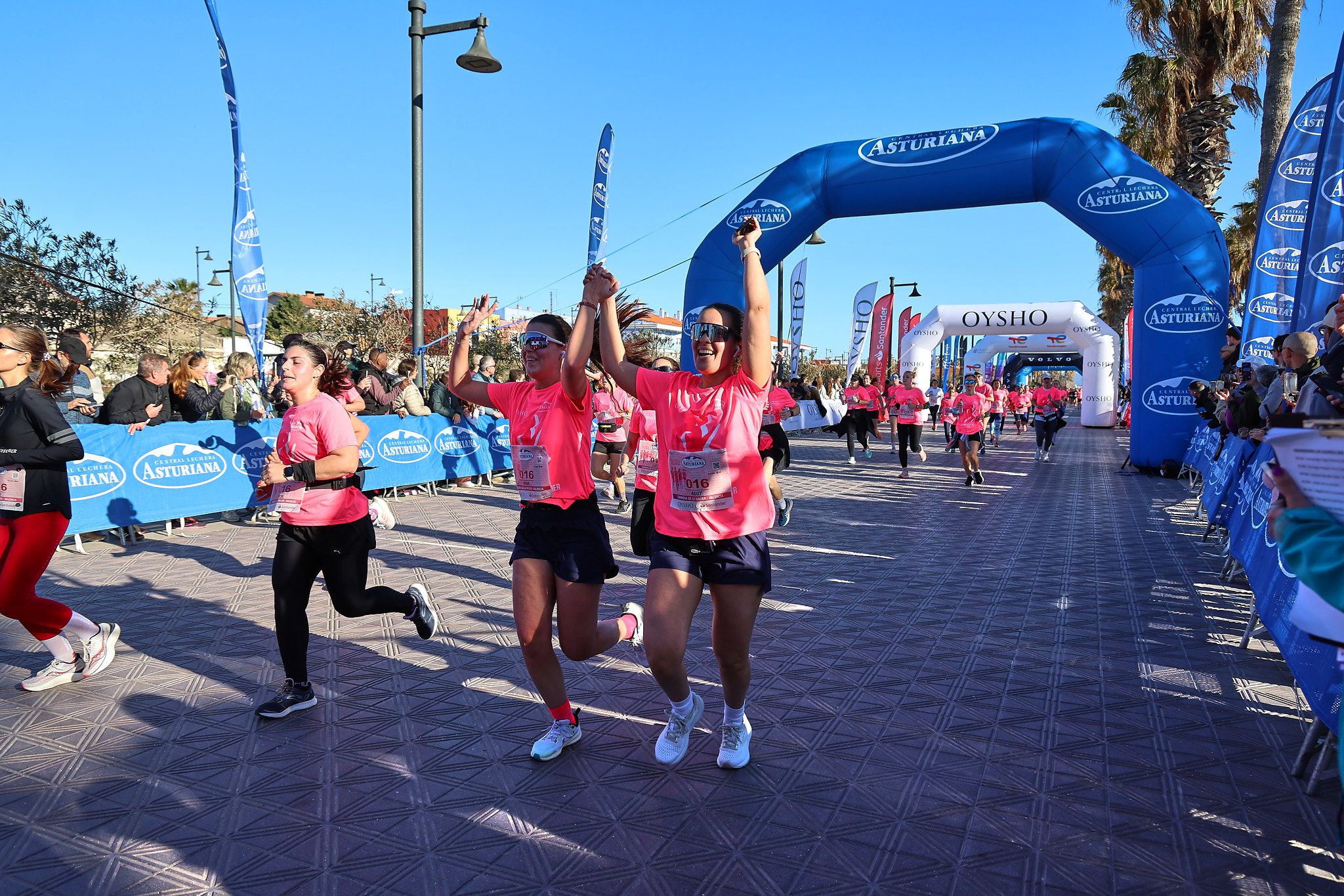 Las mejores fotos de la Carrera de la Mujer Central Lechera Asturiana de Valencia 2025. 810