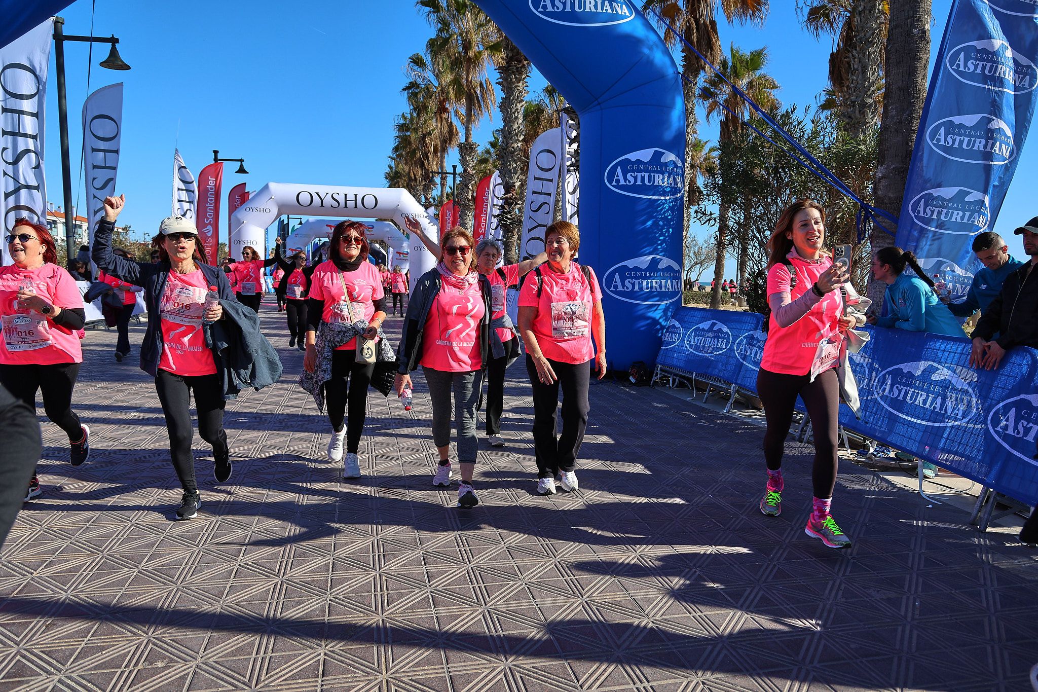 Las mejores fotos de la Carrera de la Mujer Central Lechera Asturiana de Valencia 2025. 1053