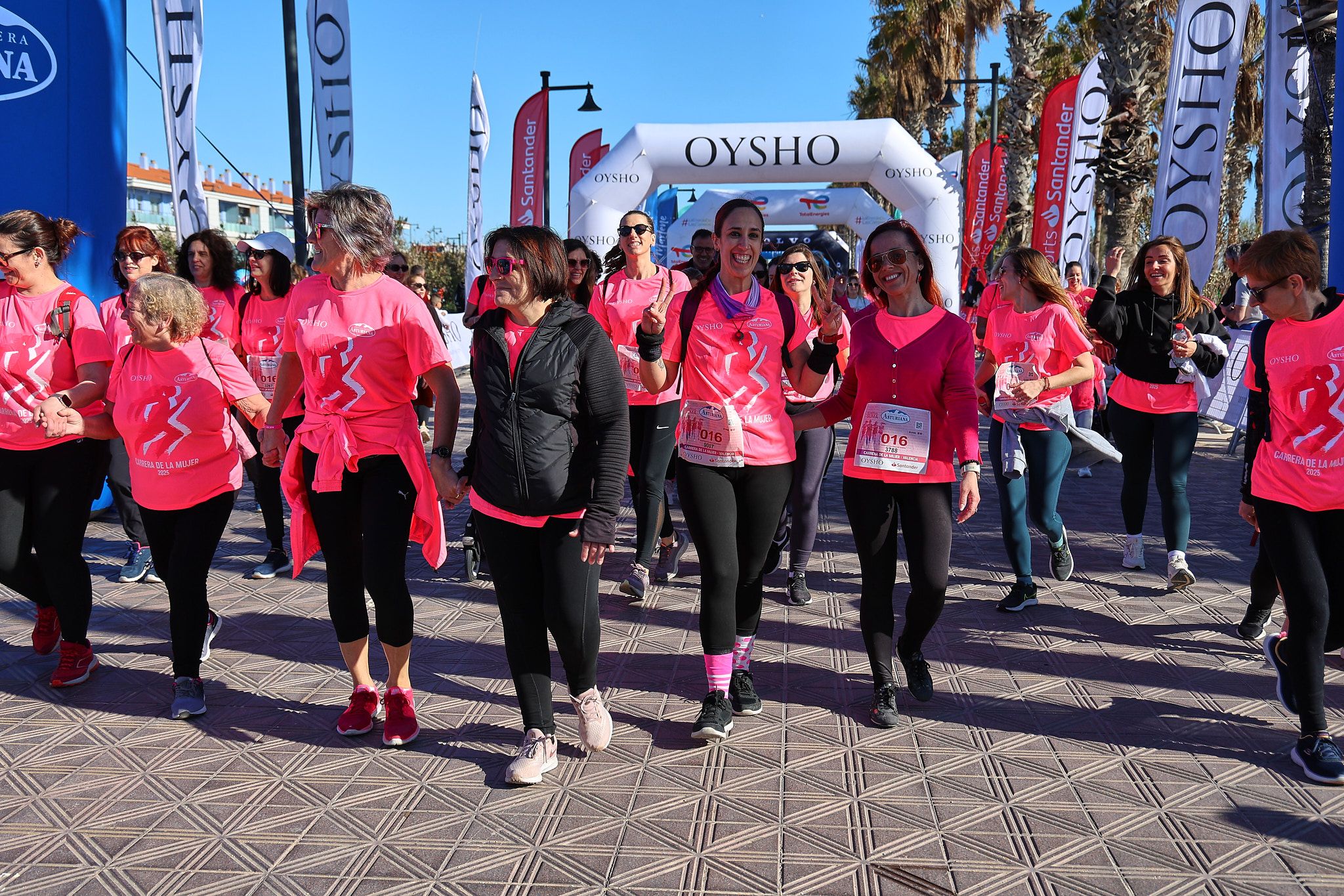 Las mejores fotos de la Carrera de la Mujer Central Lechera Asturiana de Valencia 2025. 1300