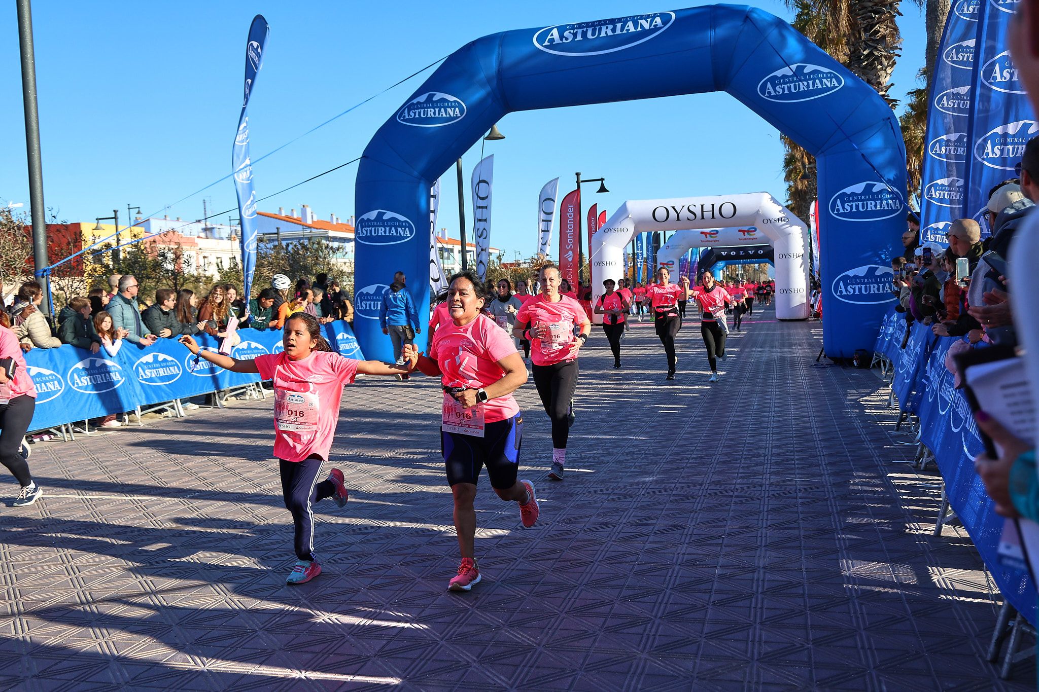 Las mejores fotos de la Carrera de la Mujer Central Lechera Asturiana de Valencia 2025. 816