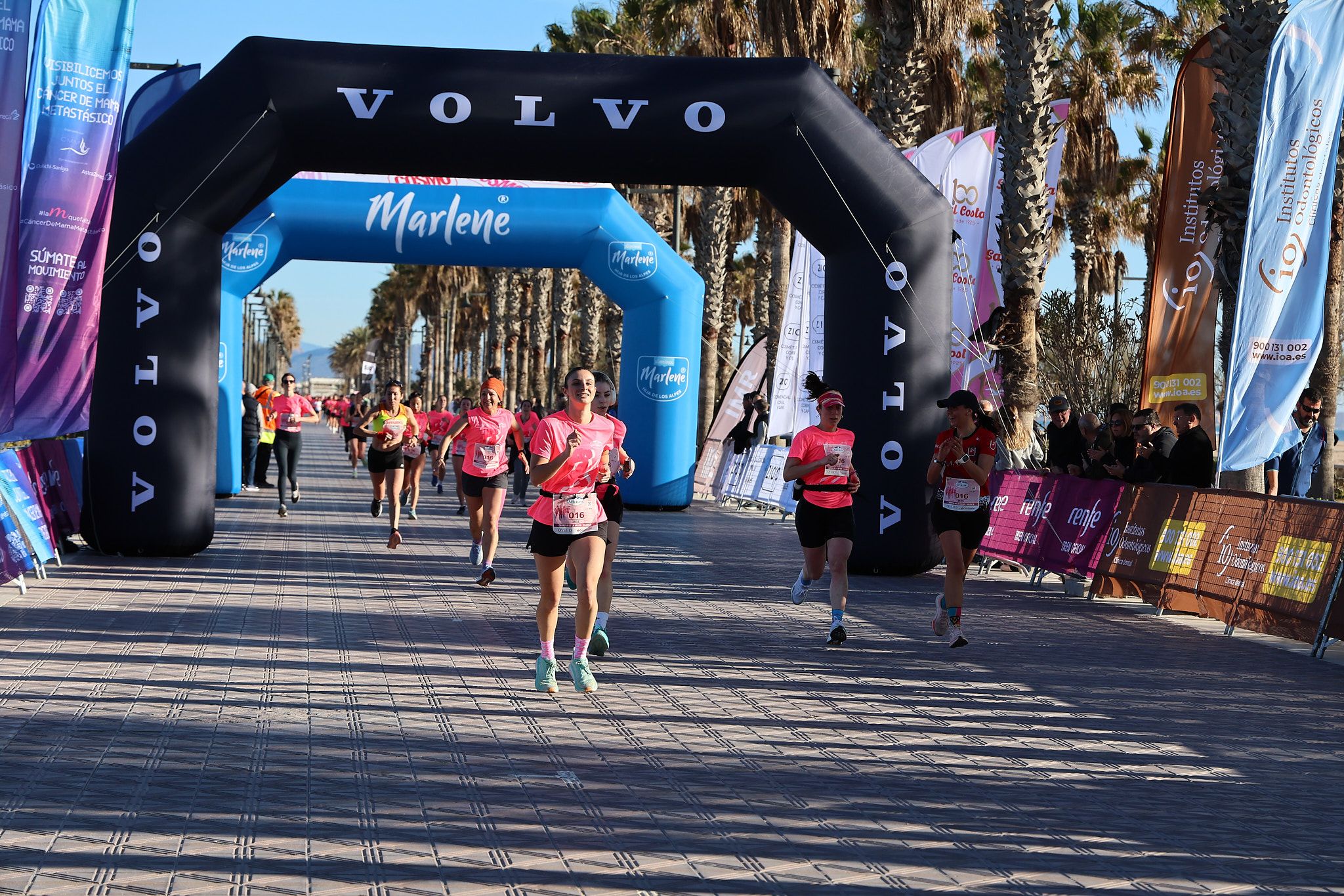 Las mejores fotos de la Carrera de la Mujer Central Lechera Asturiana de Valencia 2025. 341