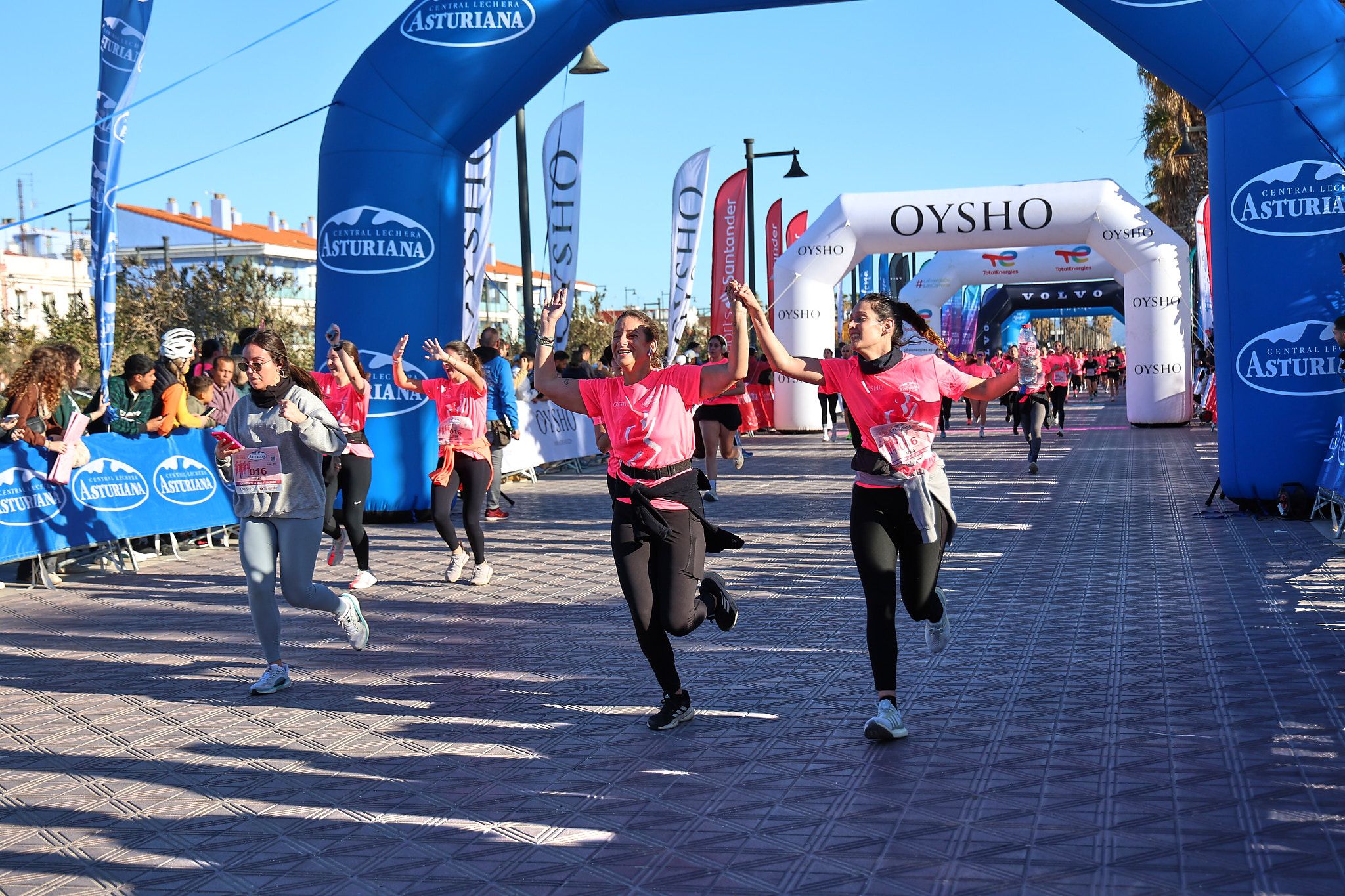 Las mejores fotos de la Carrera de la Mujer Central Lechera Asturiana de Valencia 2025. 818