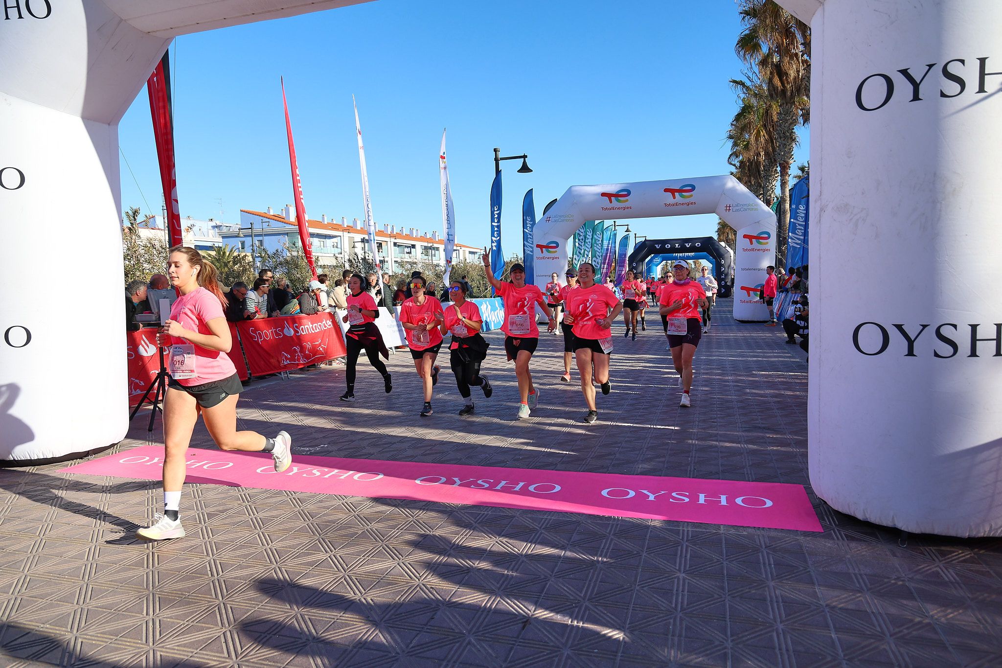 Las mejores fotos de la Carrera de la Mujer Central Lechera Asturiana de Valencia 2025. 571