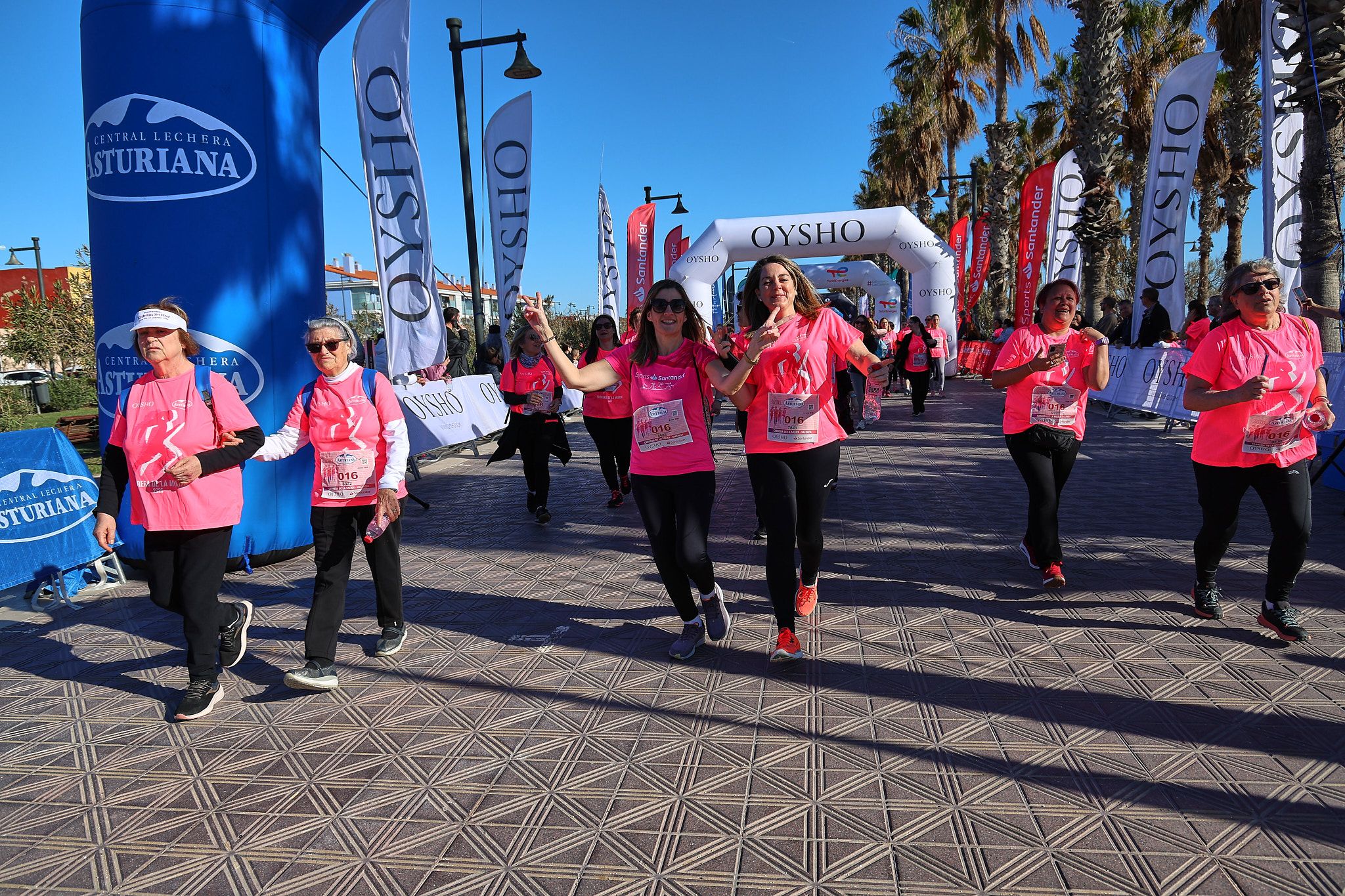 Las mejores fotos de la Carrera de la Mujer Central Lechera Asturiana de Valencia 2025. 1057