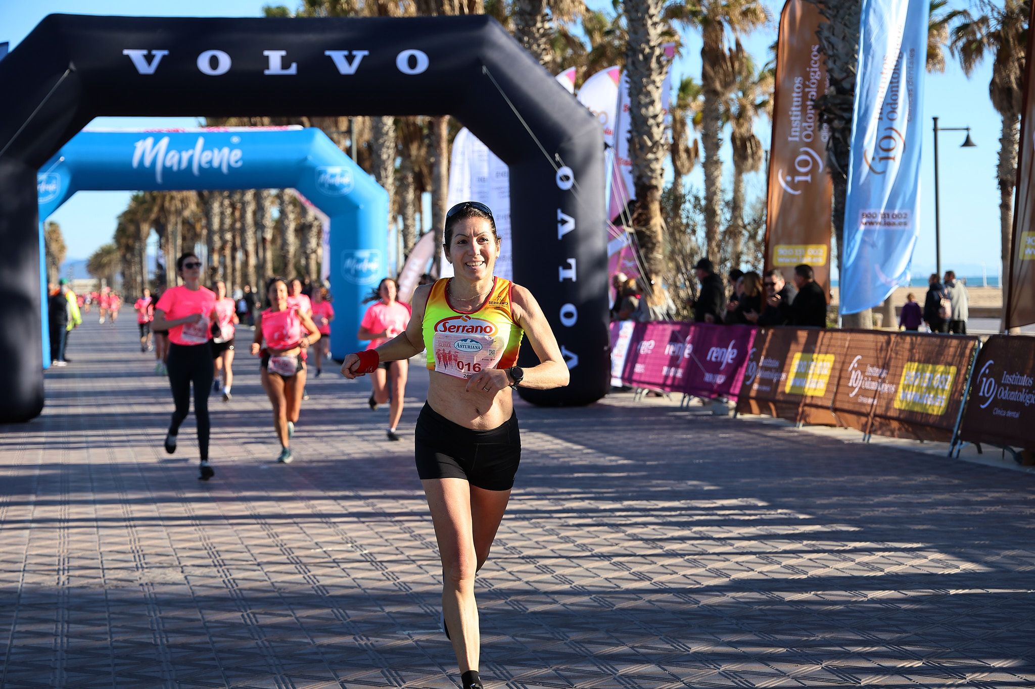 Las mejores fotos de la Carrera de la Mujer Central Lechera Asturiana de Valencia 2025. 345