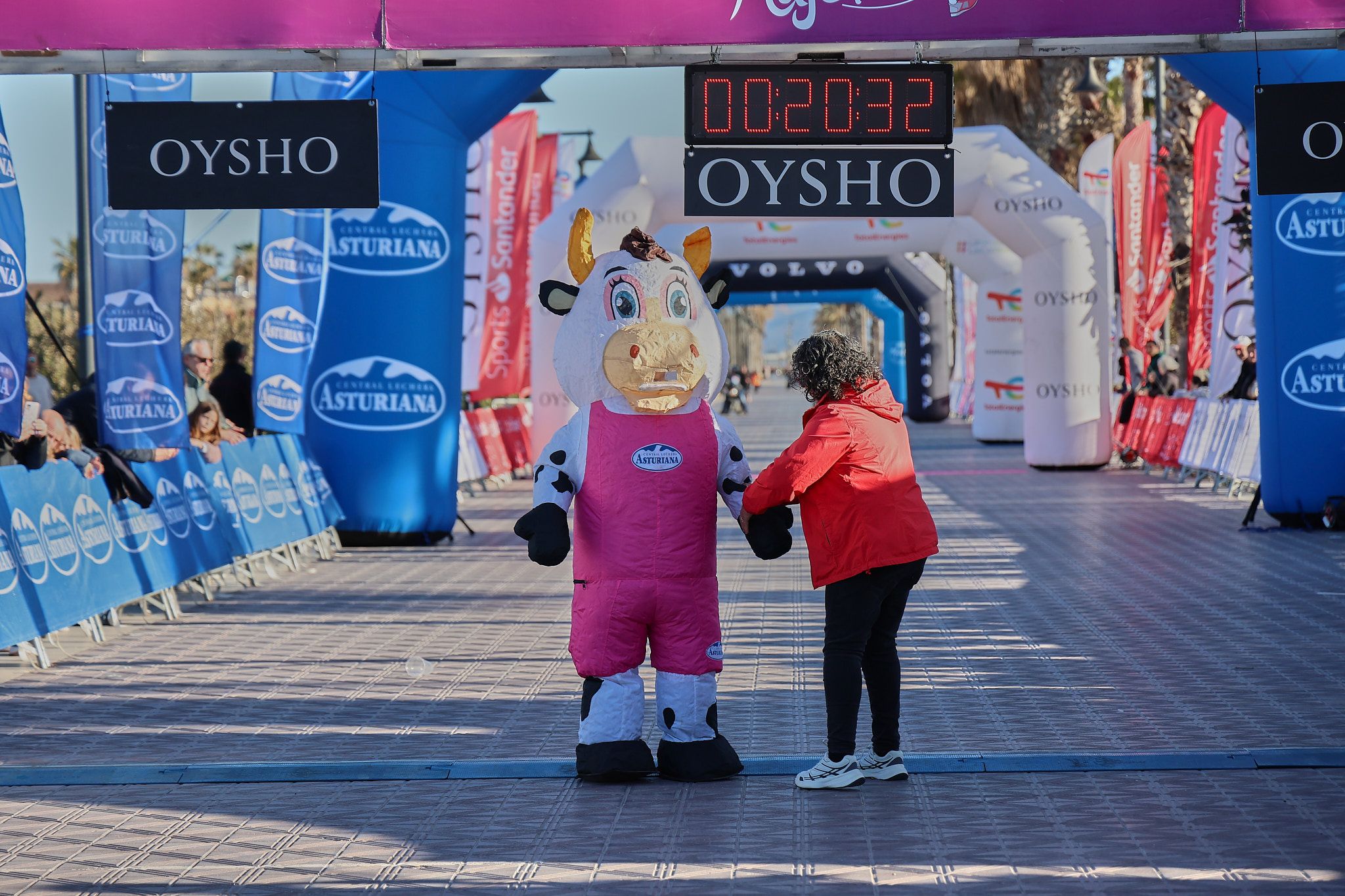 Las mejores fotos de la Carrera de la Mujer Central Lechera Asturiana de Valencia 2025. 95