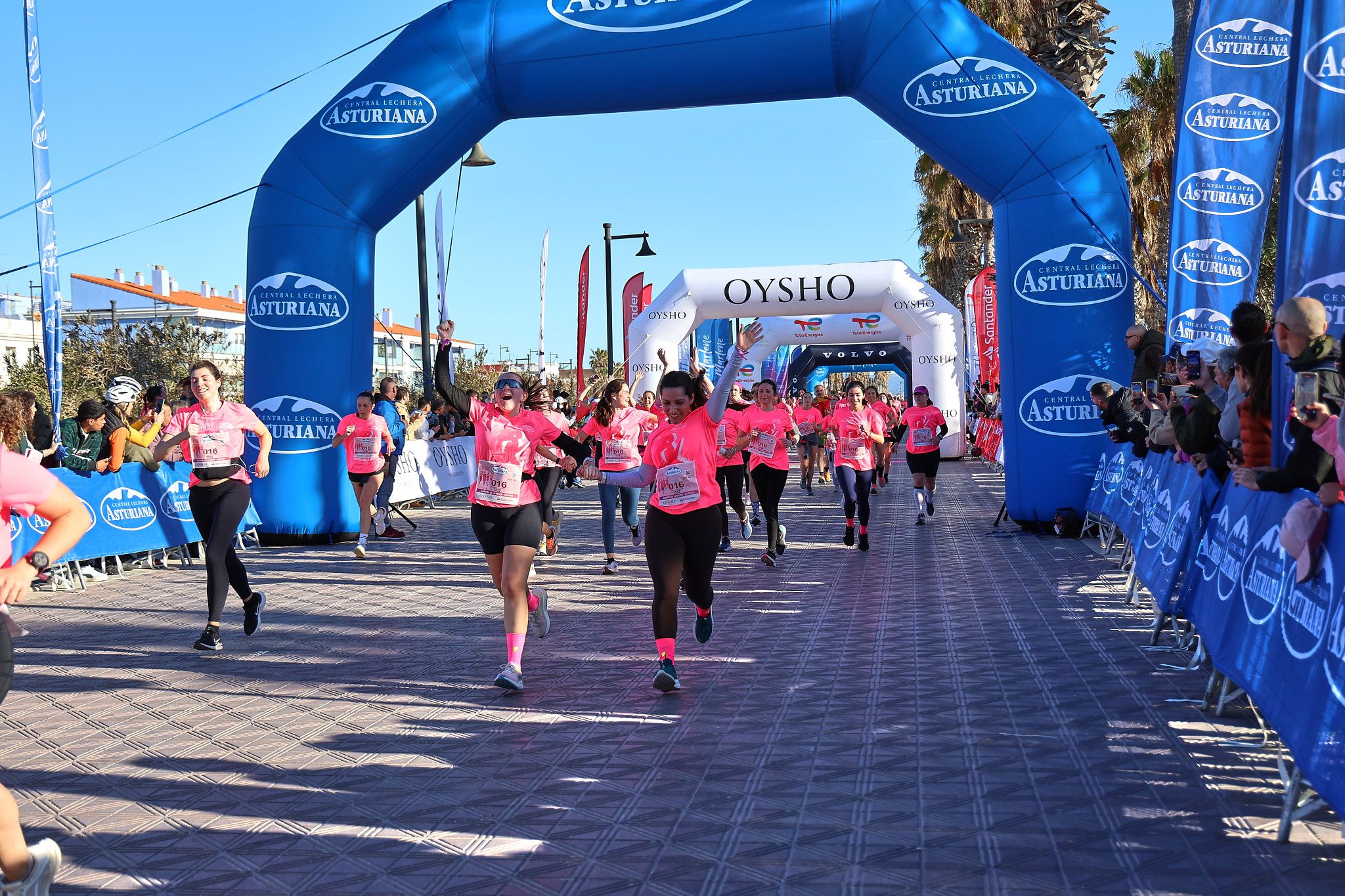 Las mejores fotos de la Carrera de la Mujer Central Lechera Asturiana de Valencia 2025. 831