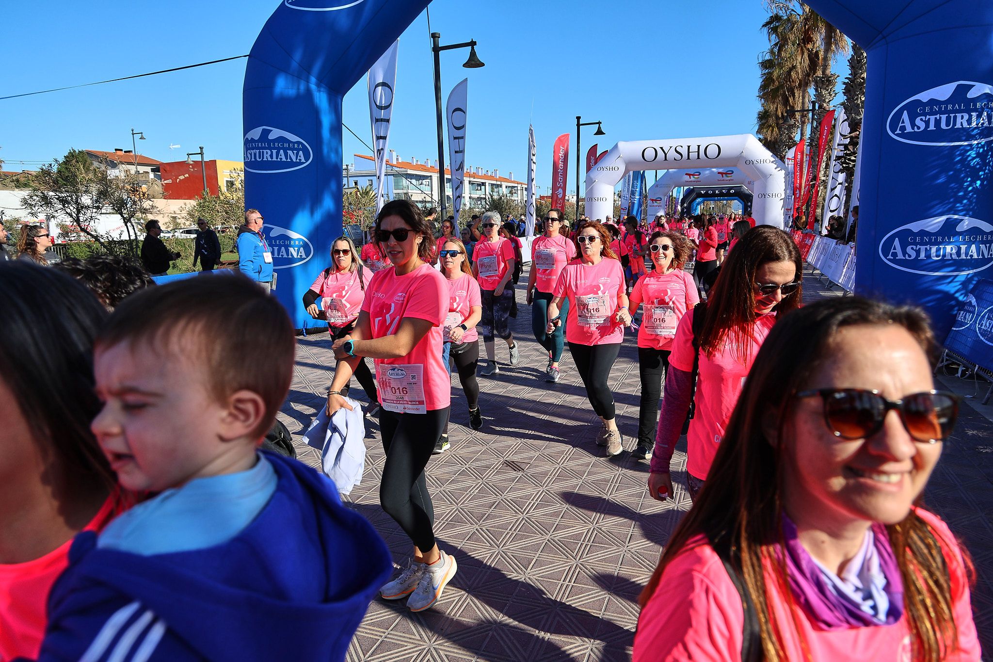 Las mejores fotos de la Carrera de la Mujer Central Lechera Asturiana de Valencia 2025. 1072