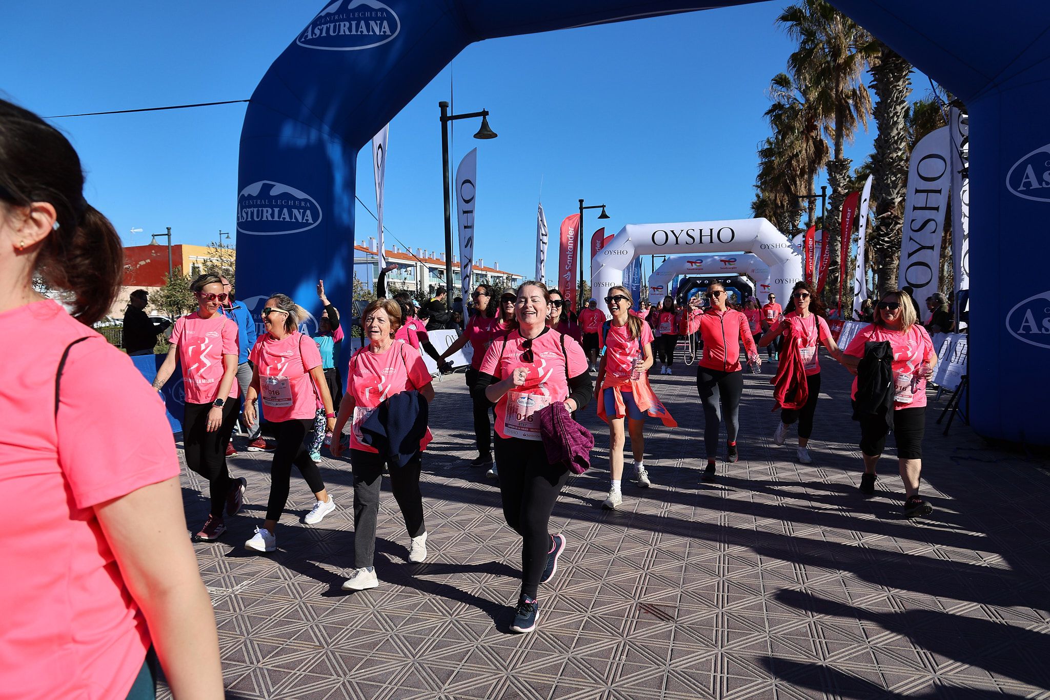 Las mejores fotos de la Carrera de la Mujer Central Lechera Asturiana de Valencia 2025. 1074