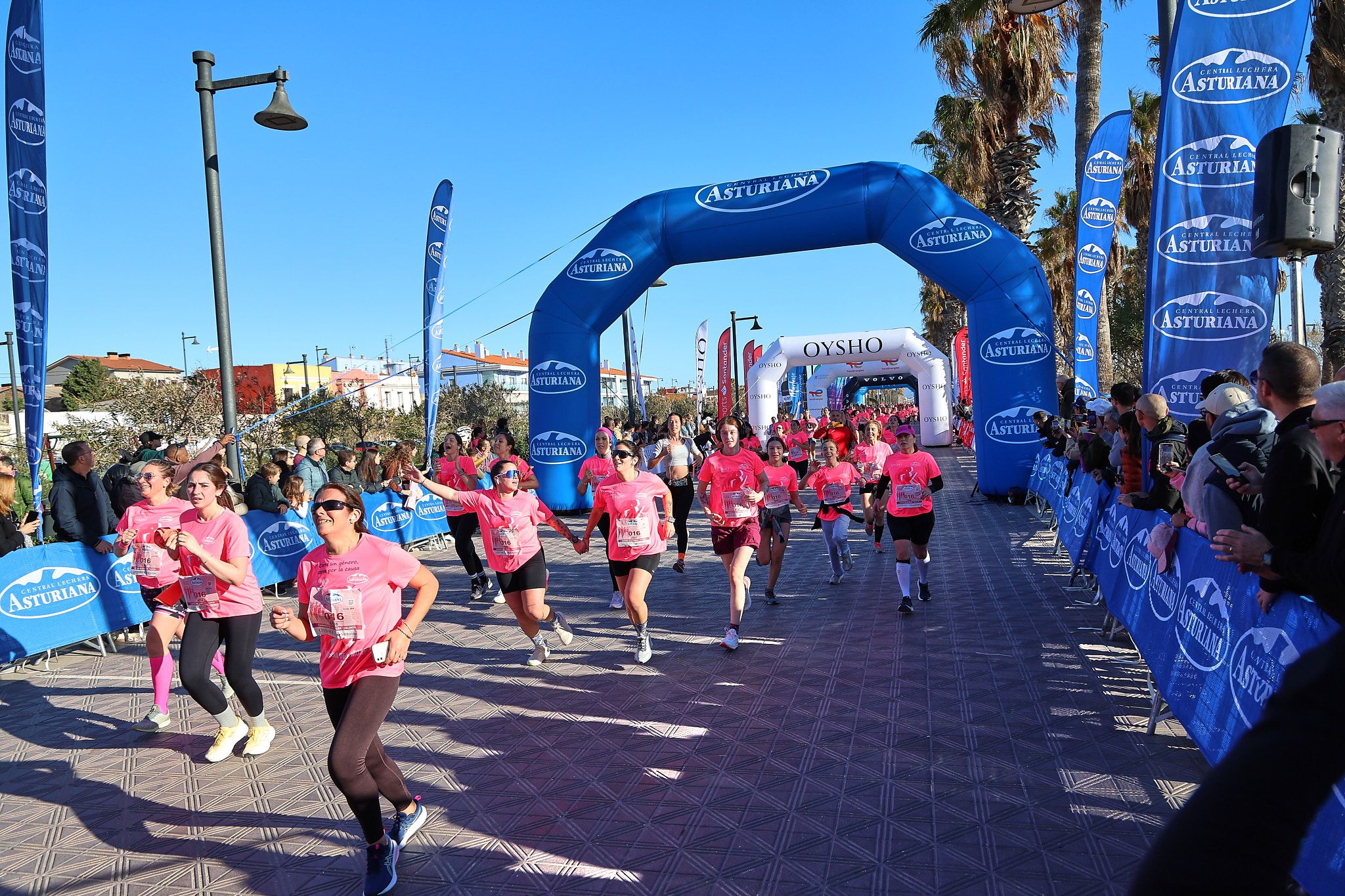 Las mejores fotos de la Carrera de la Mujer Central Lechera Asturiana de Valencia 2025. 835