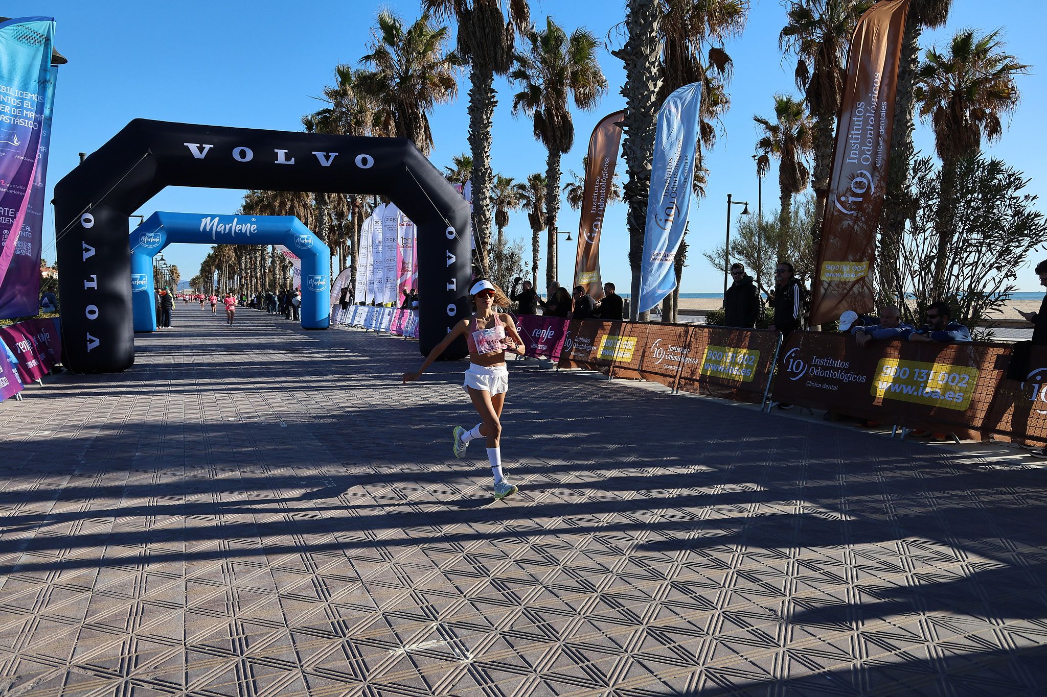 Las mejores fotos de la Carrera de la Mujer Central Lechera Asturiana de Valencia 2025. 360