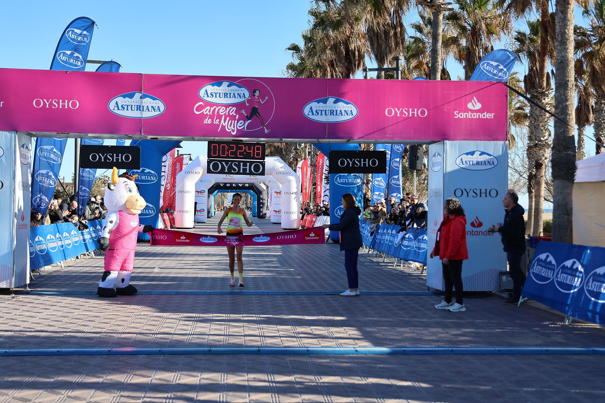 Las mejores fotos de la Carrera de la Mujer Central Lechera Asturiana de Valencia 2025. 114