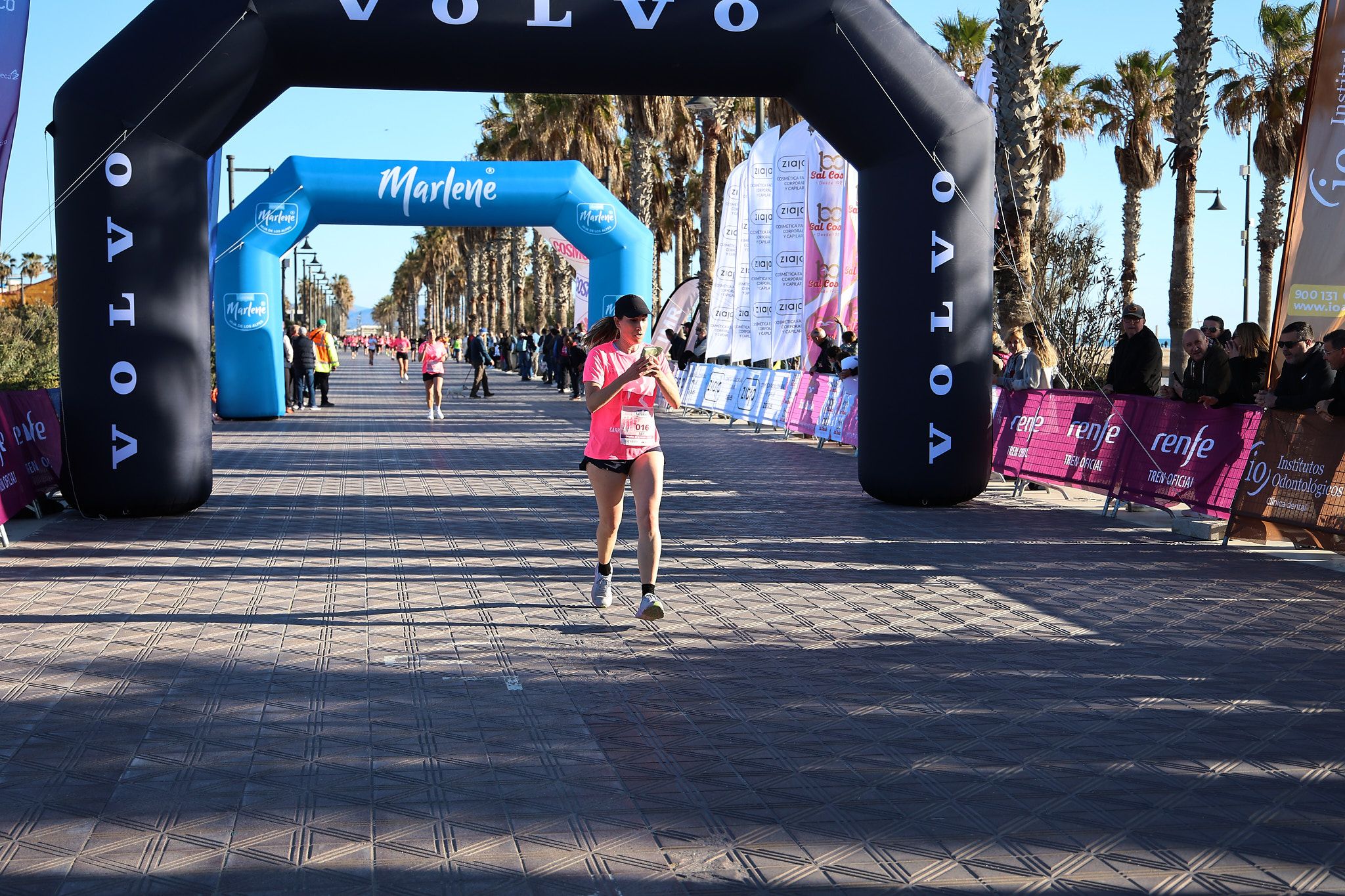 Las mejores fotos de la Carrera de la Mujer Central Lechera Asturiana de Valencia 2025. 364