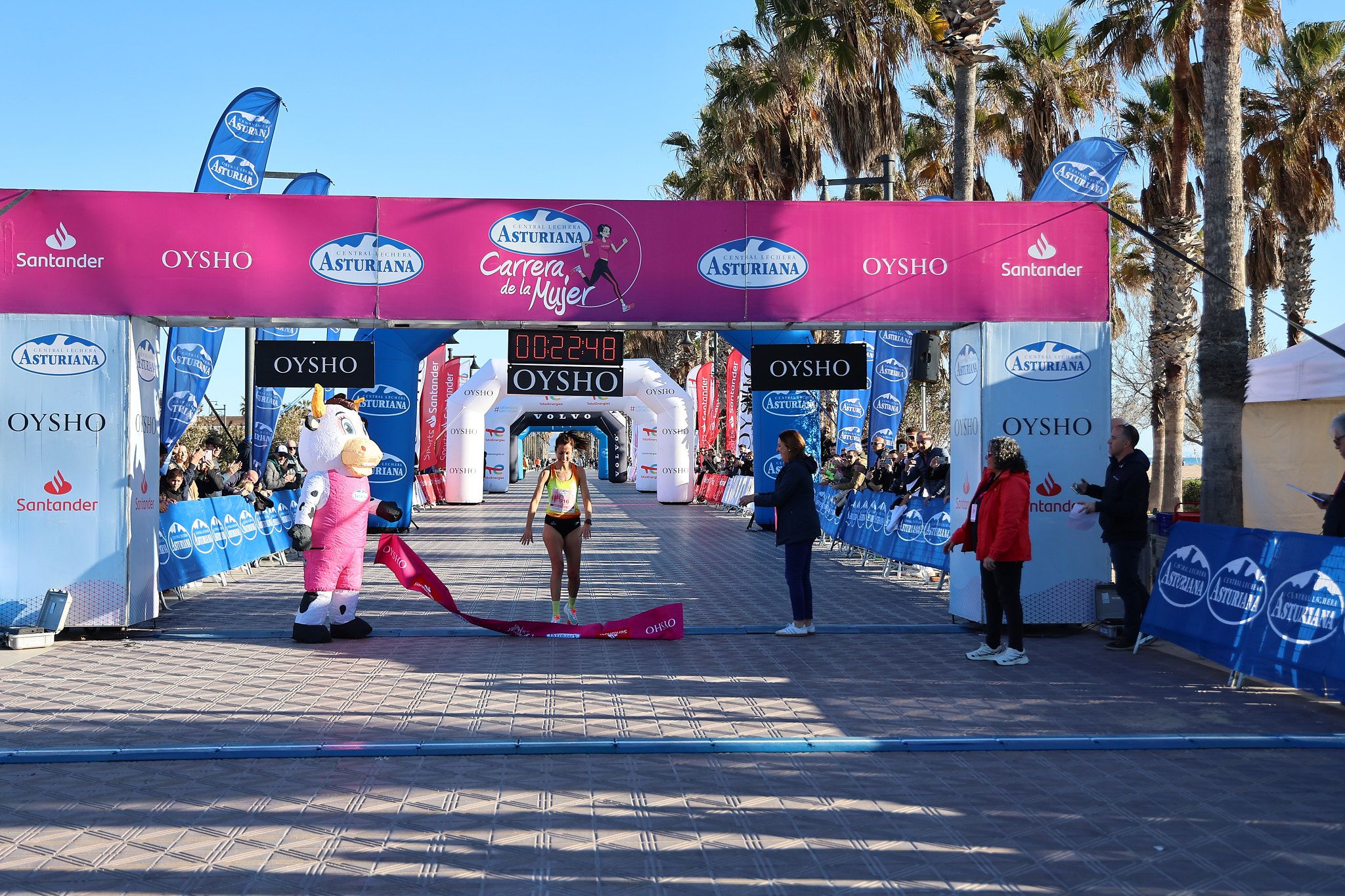 Las mejores fotos de la Carrera de la Mujer Central Lechera Asturiana de Valencia 2025. 117