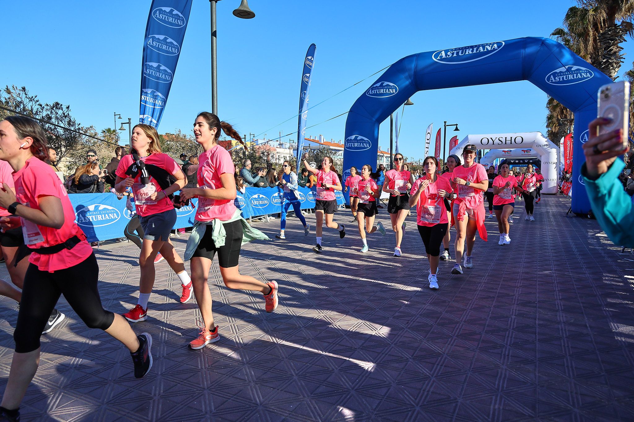 Las mejores fotos de la Carrera de la Mujer Central Lechera Asturiana de Valencia 2025. 844