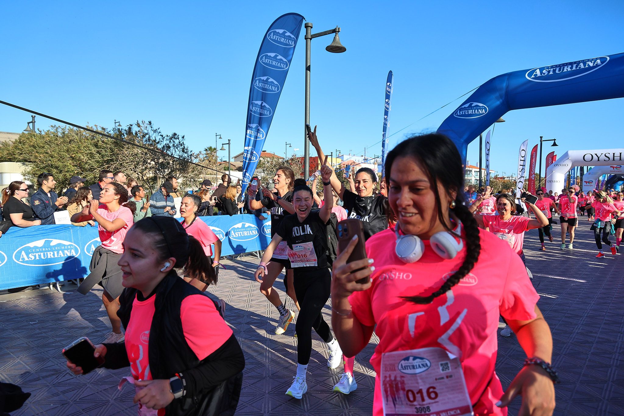 Las mejores fotos de la Carrera de la Mujer Central Lechera Asturiana de Valencia 2025. 848