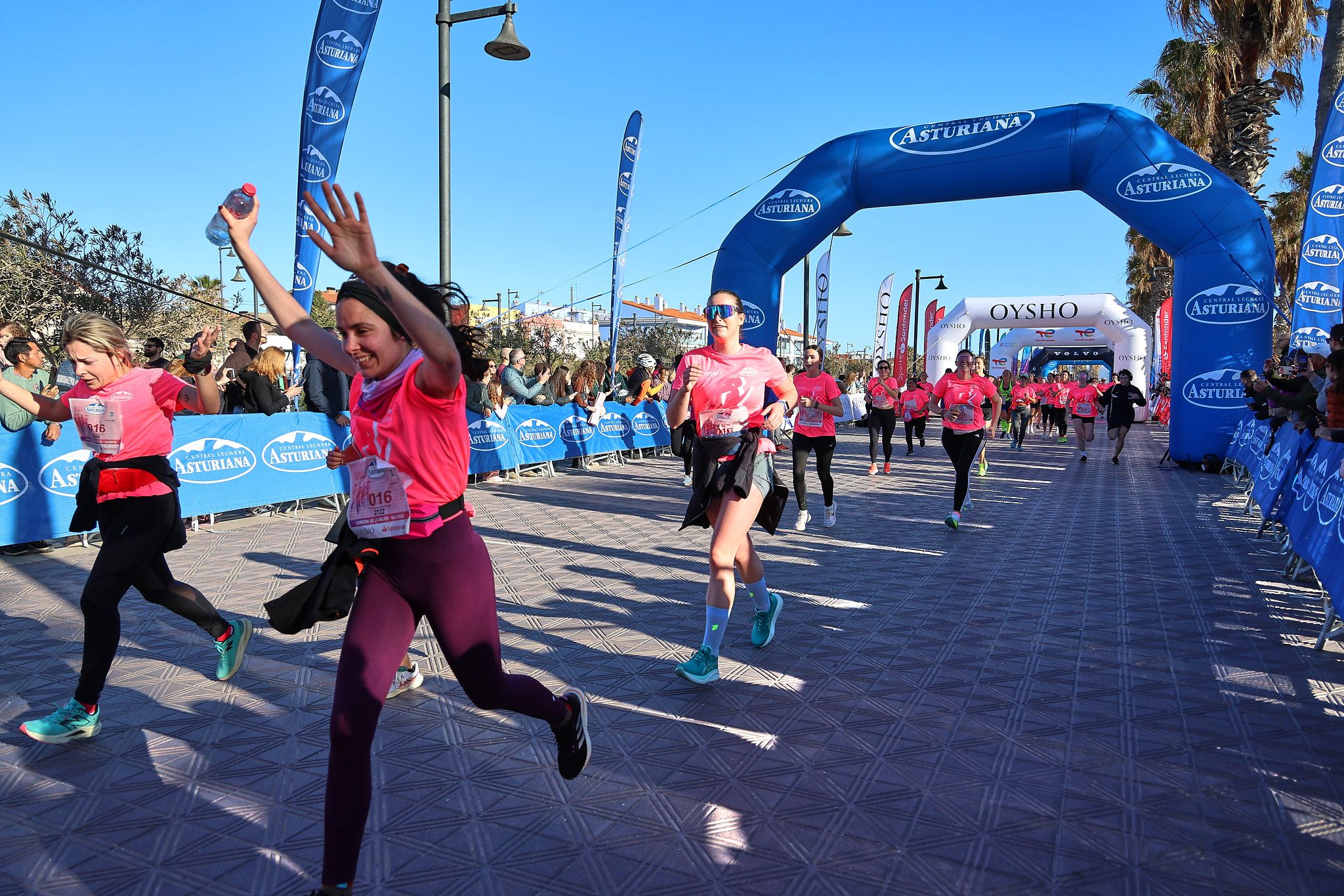 Las mejores fotos de la Carrera de la Mujer Central Lechera Asturiana de Valencia 2025. 853