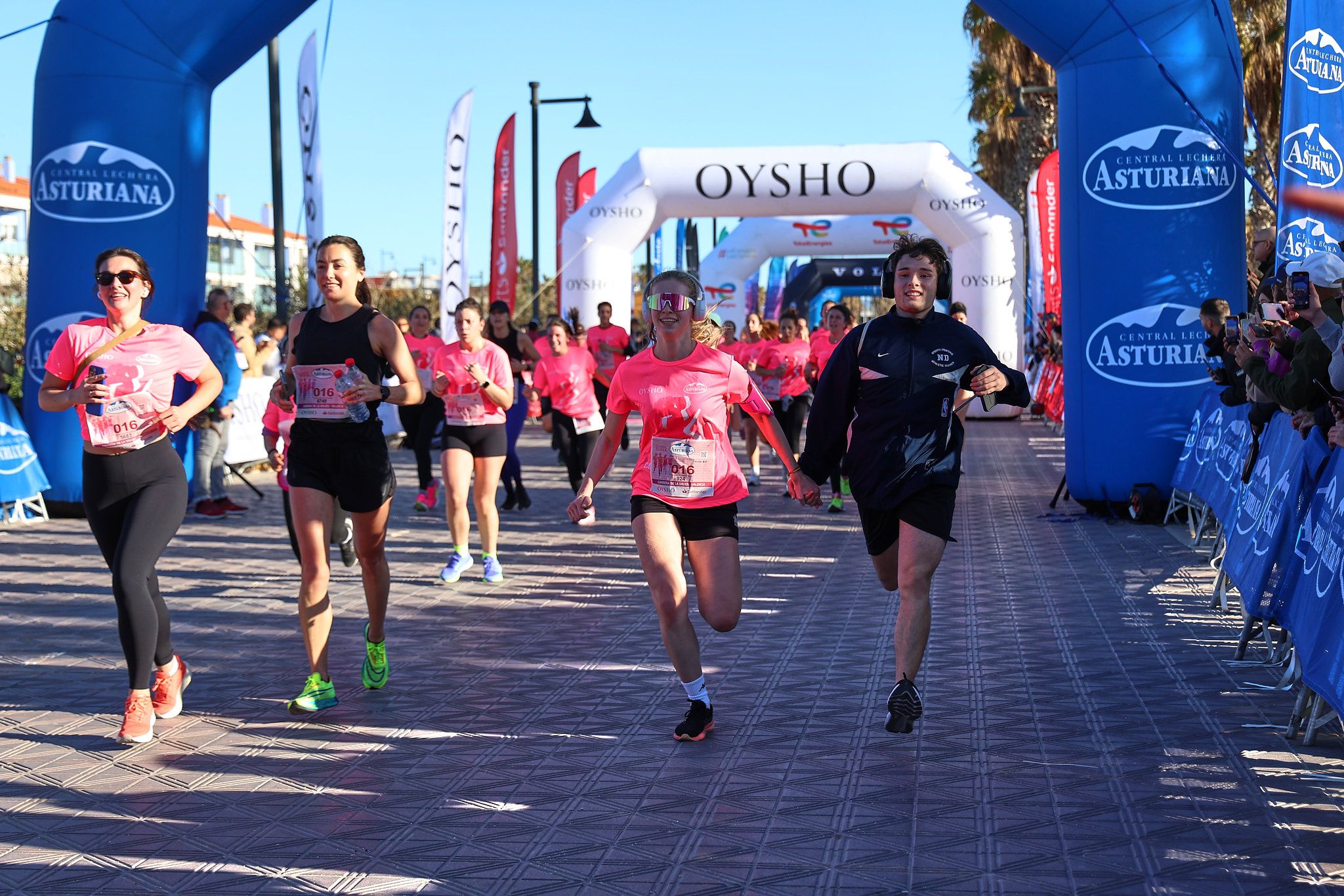 Las mejores fotos de la Carrera de la Mujer Central Lechera Asturiana de Valencia 2025. 854